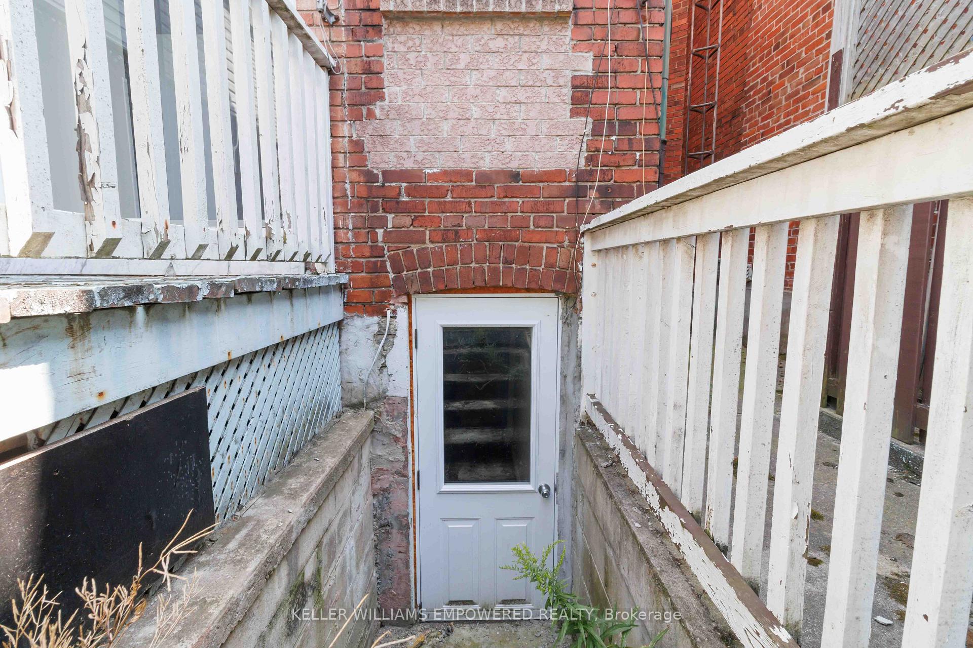 Photo 10 of Unit Basement, 112 Wallace Avenue, Toronto, Dovercourt-Wallace Emerson-Junction — HOMEH