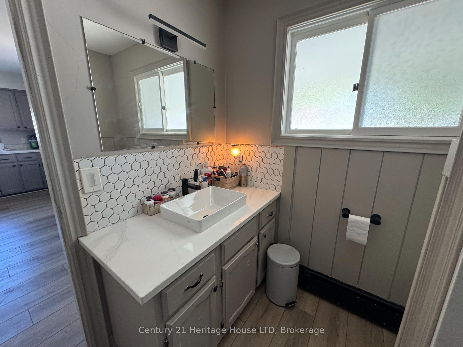 Photo 3 of Unit 1, 1022 Ridge Road, Fort Erie, Ridgeway — HOMEH
