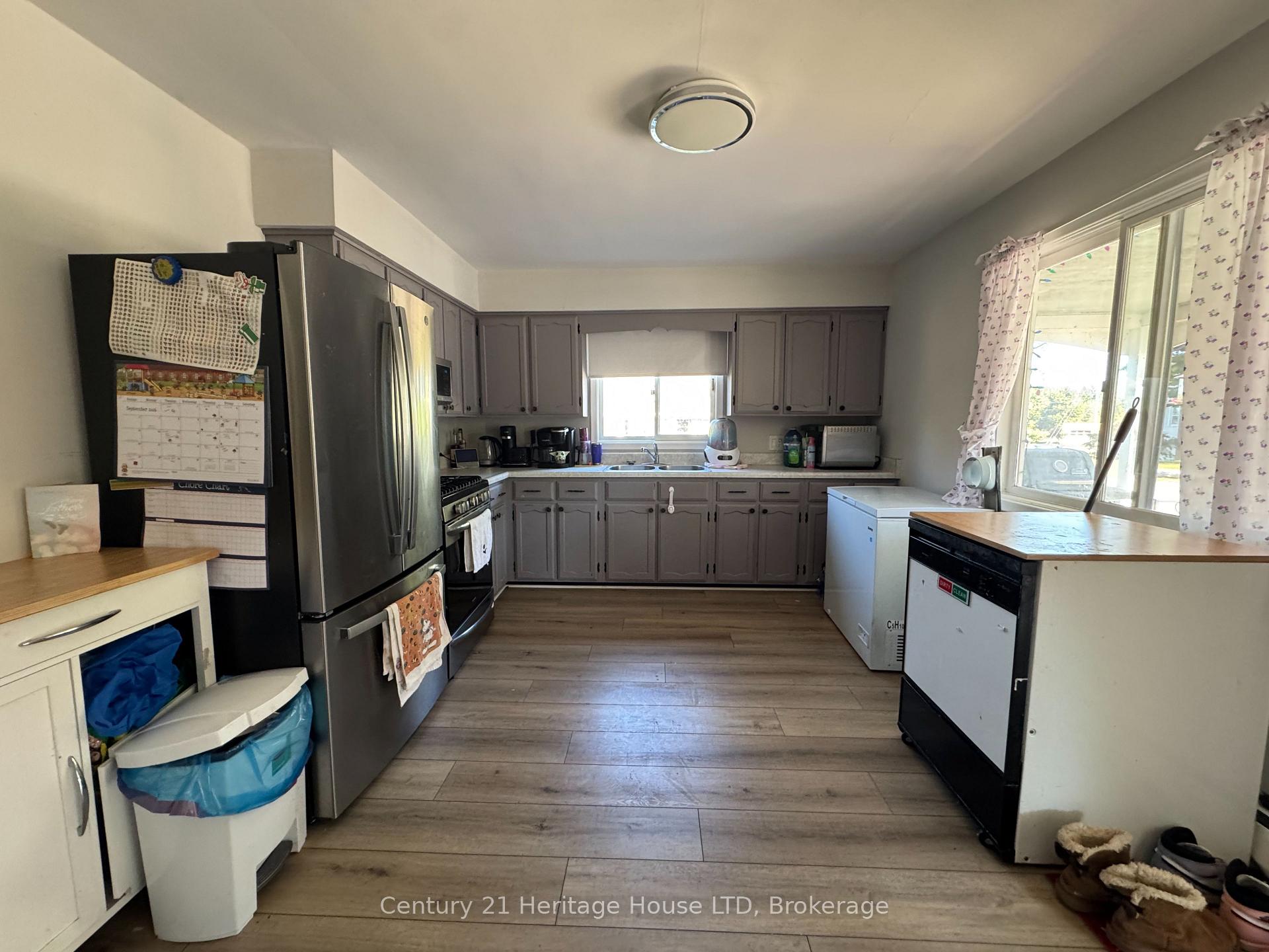 Photo 5 of Unit 1, 1022 Ridge Road, Fort Erie, Ridgeway — HOMEH