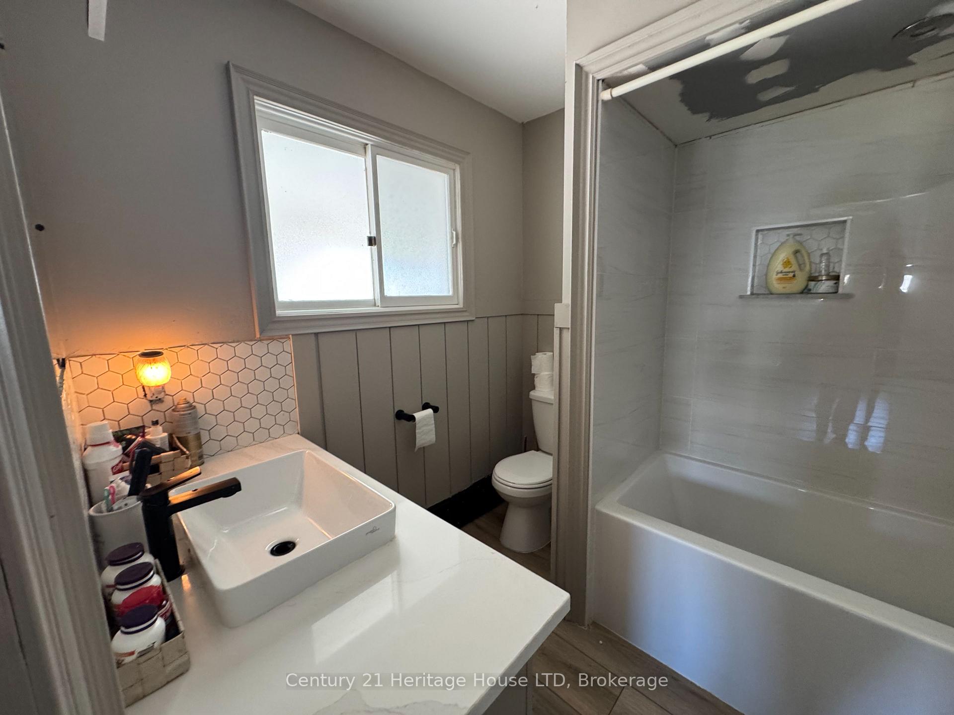 Photo 6 of Unit 1, 1022 Ridge Road, Fort Erie, Ridgeway — HOMEH