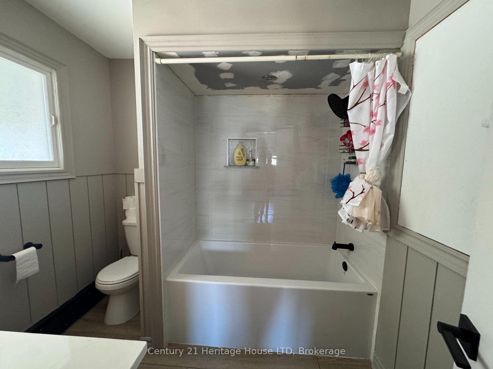 Photo 7 of Unit 1, 1022 Ridge Road, Fort Erie, Ridgeway — HOMEH