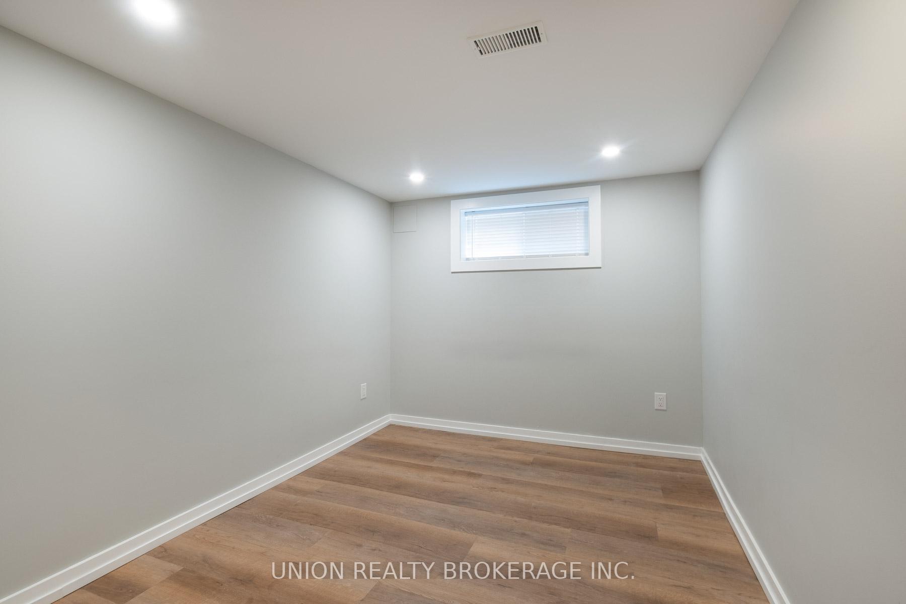 Photo 16 of 65 Adanac Drive, Scarborough, Cliffcrest — HOMEH
