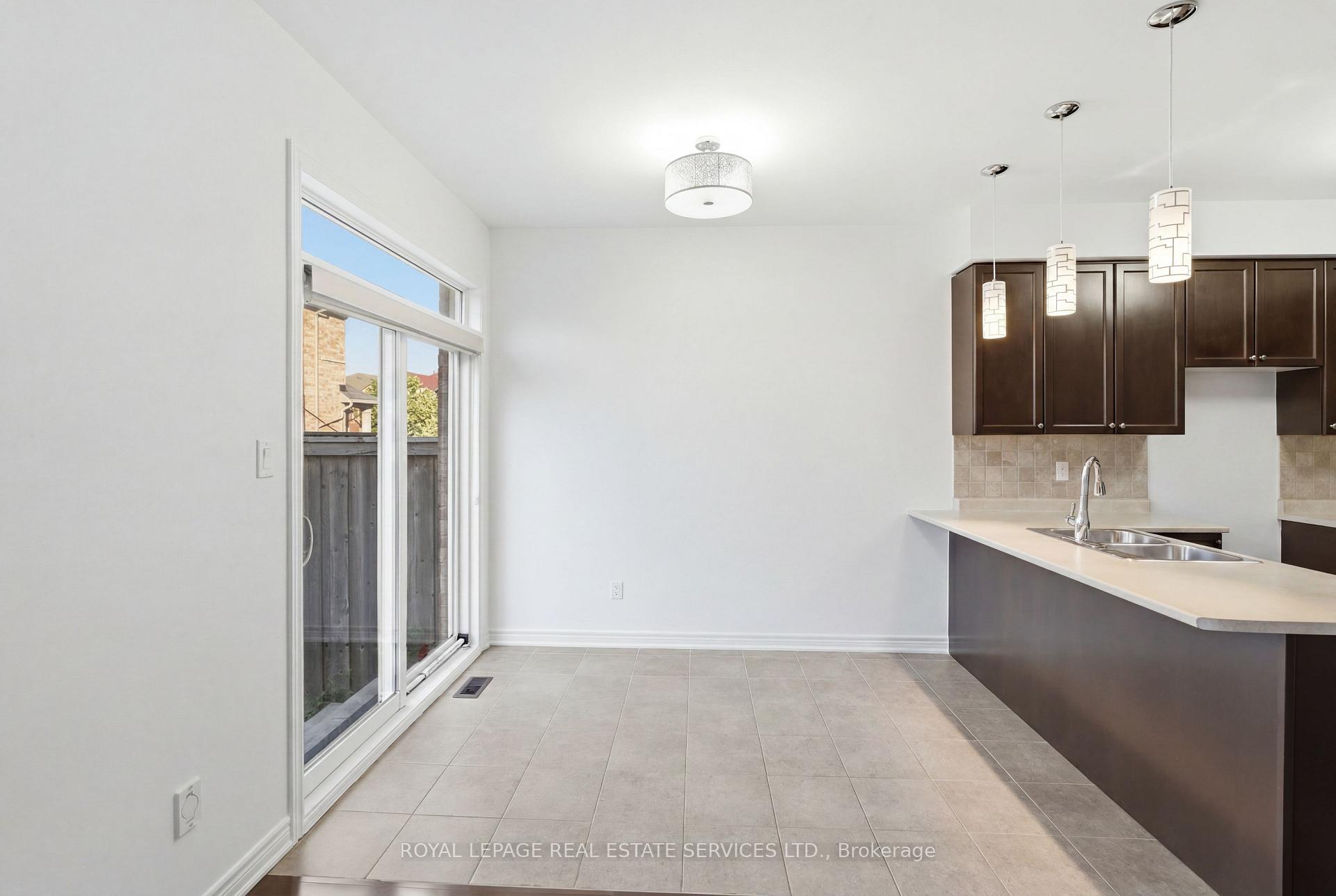 Photo 18 of 4309 Trail Blazer Way, Mississauga, Hurontario — HOMEH