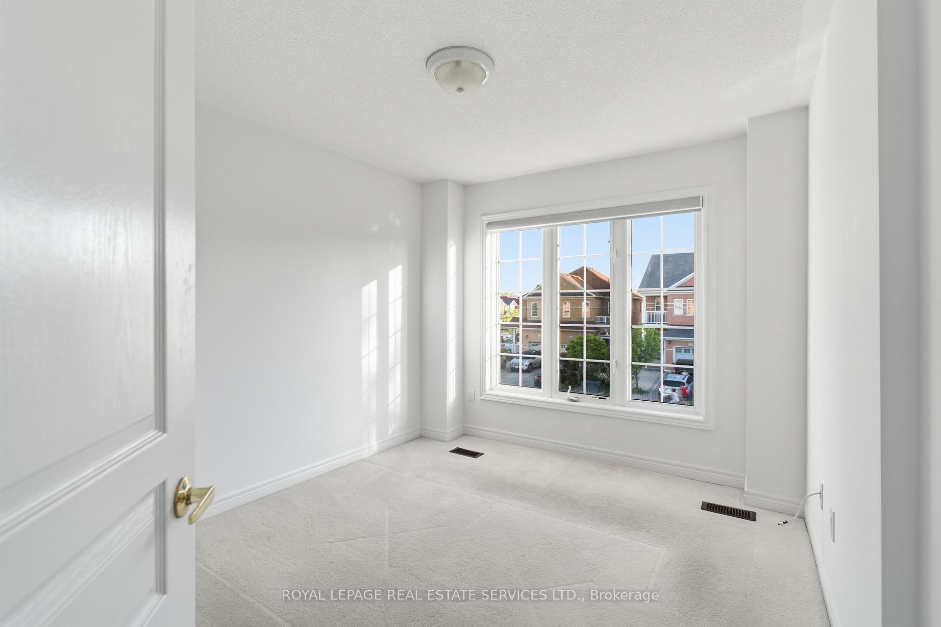 Photo 26 of 4309 Trail Blazer Way, Mississauga, Hurontario — HOMEH