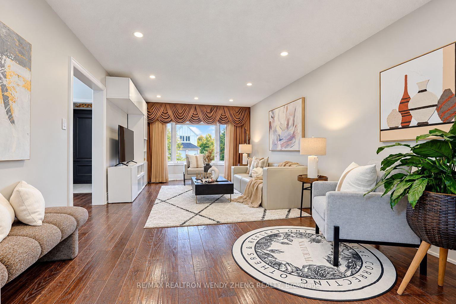 Photo 5 of 22 West Side Drive, Markham, Markville — HOMEH