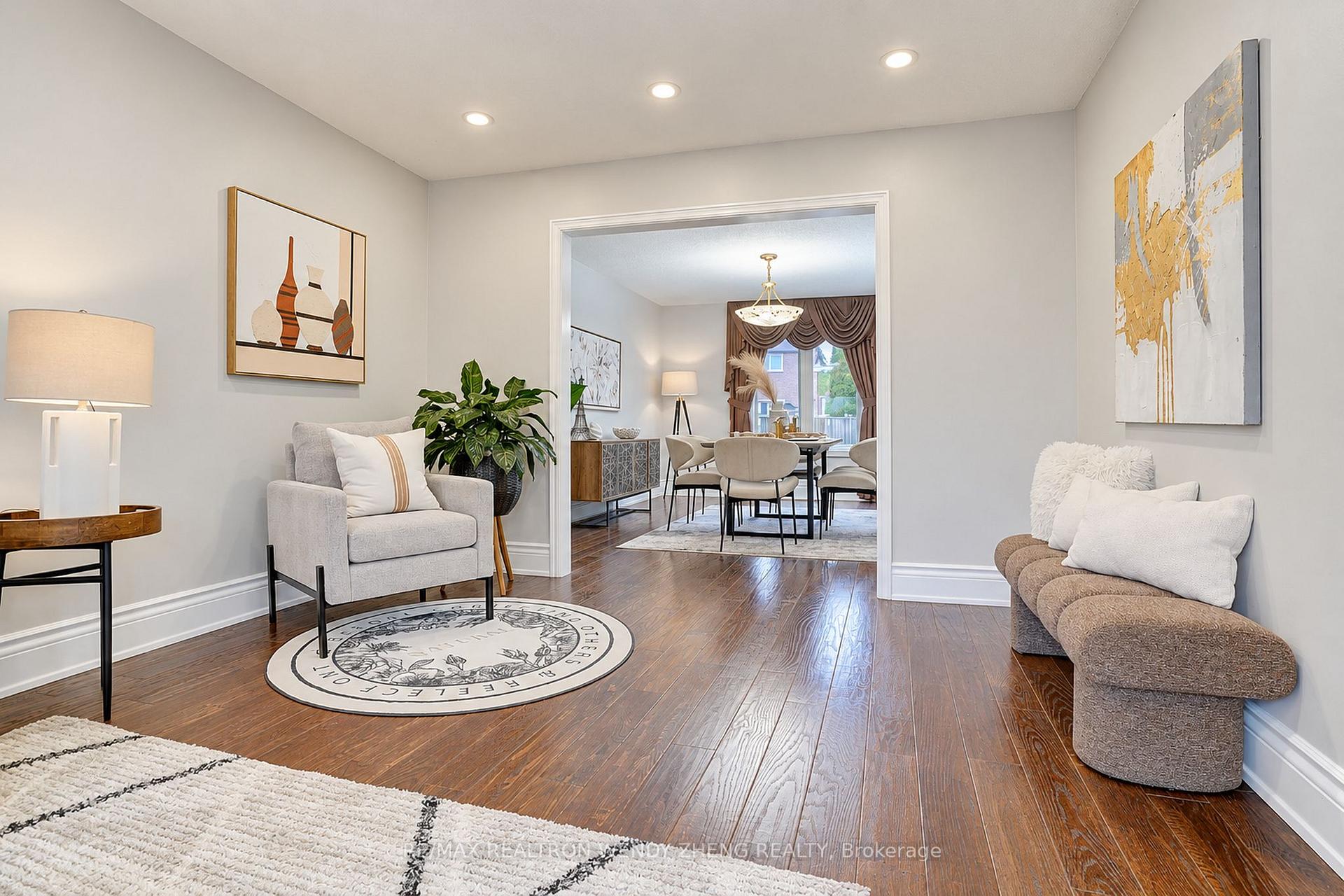 Photo 7 of 22 West Side Drive, Markham, Markville — HOMEH