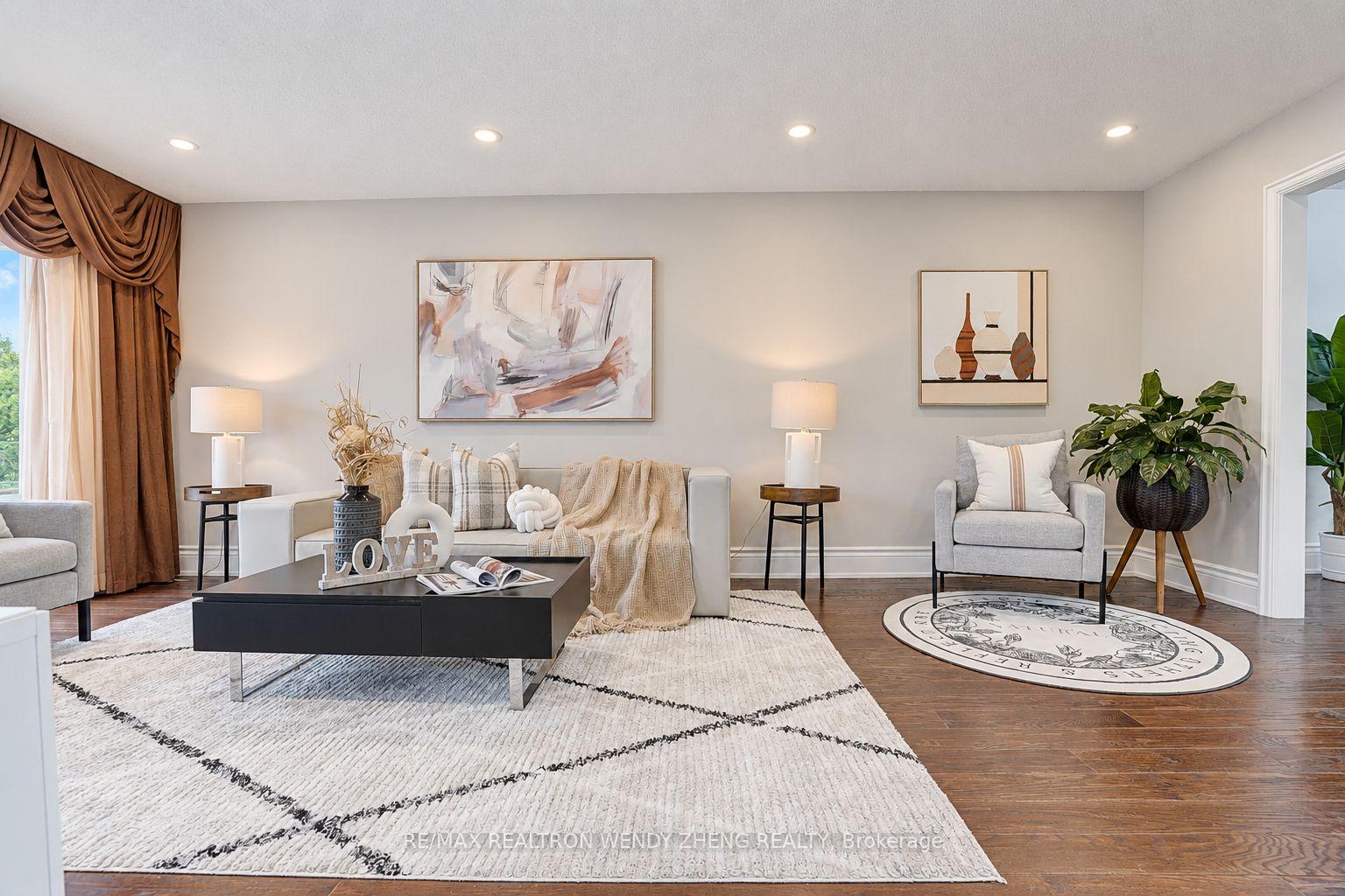 Photo 10 of 22 West Side Drive, Markham, Markville — HOMEH