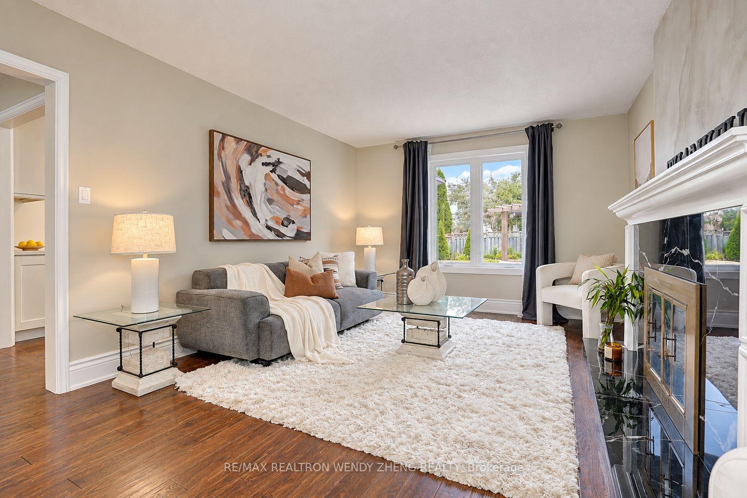 Photo 11 of 22 West Side Drive, Markham, Markville — HOMEH