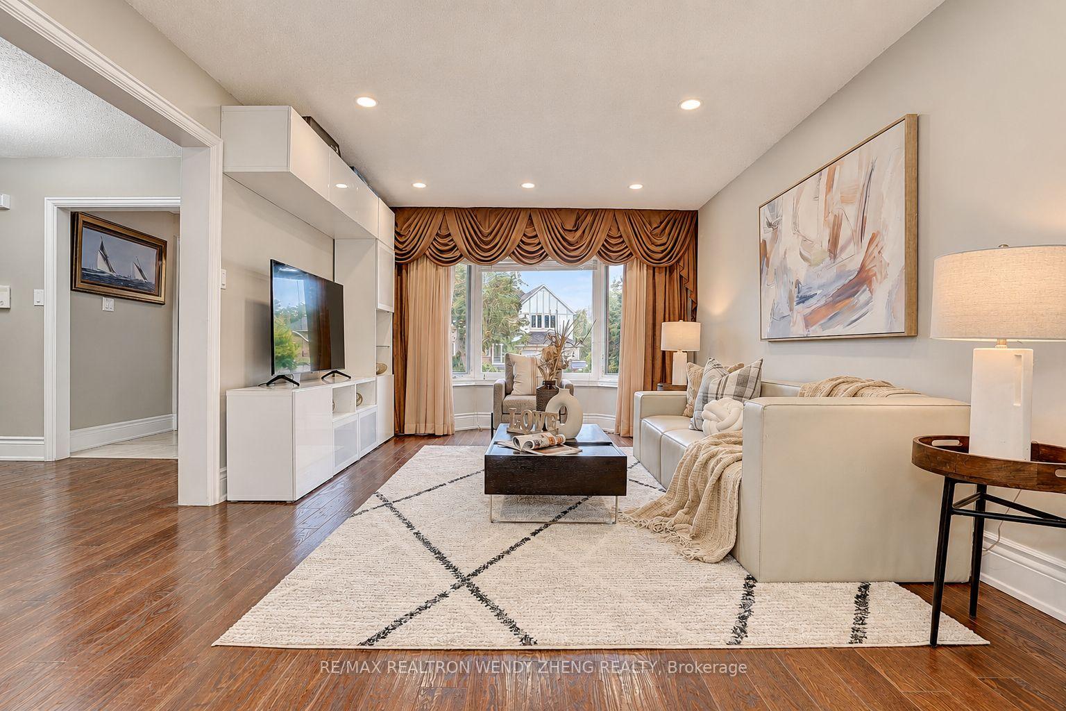 Photo 18 of 22 West Side Drive, Markham, Markville — HOMEH