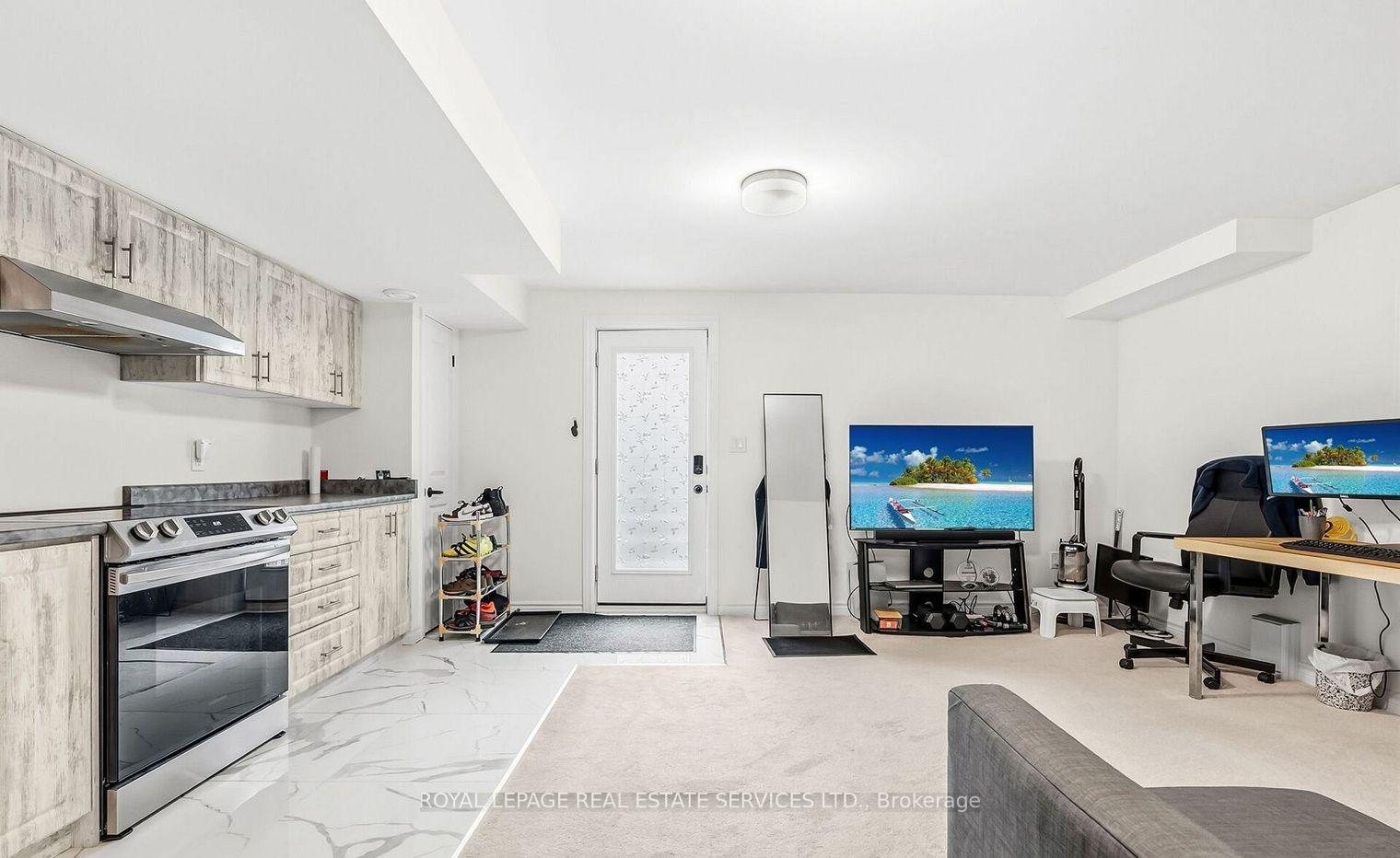 Photo 4 of Unit Lower, 488 Parent Place, Milton, Ford — HOMEH