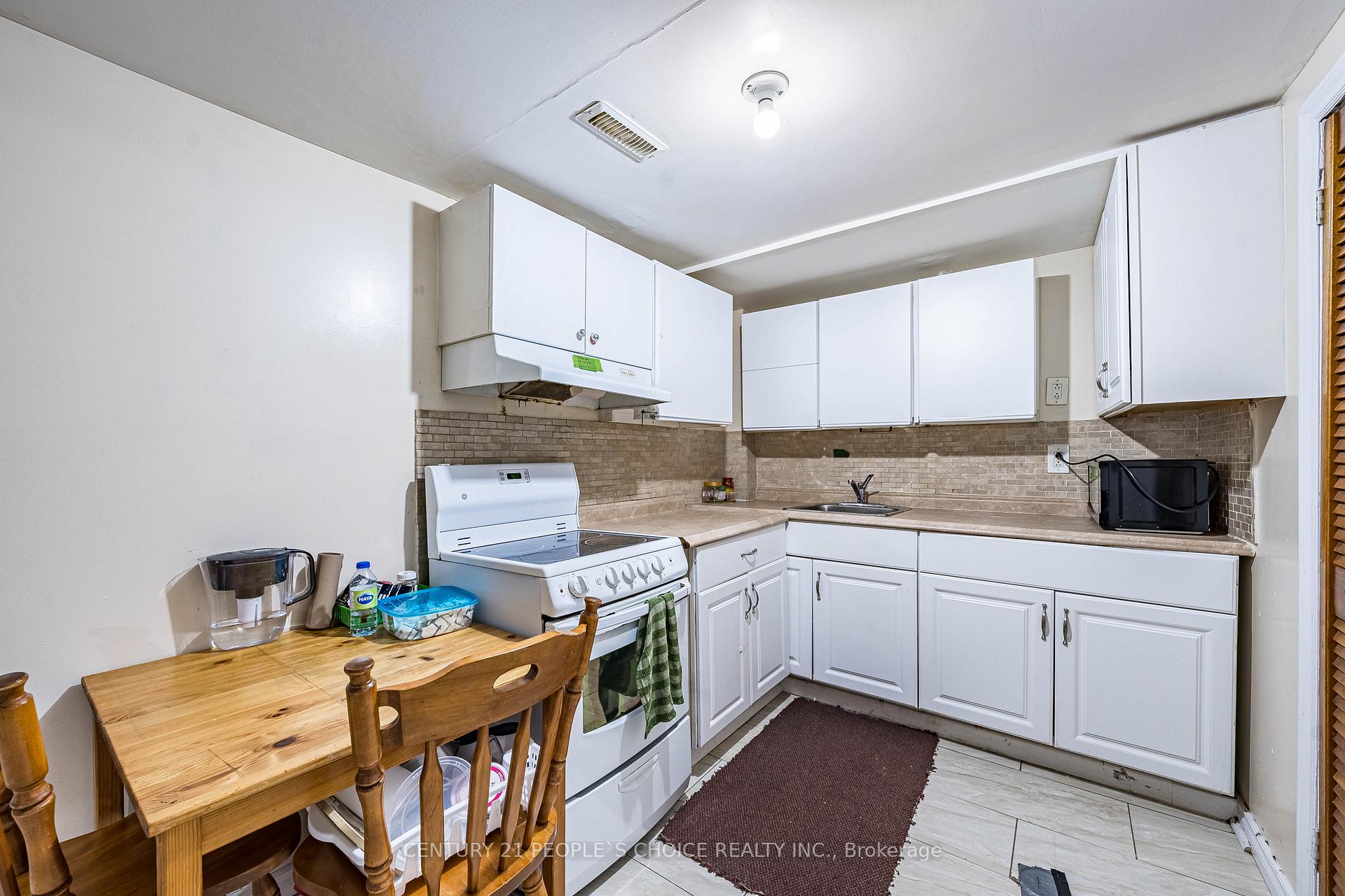Photo 8 of Unit 2, 242 John Garland Boulevard, Etobicoke, West Humber-Clairville — HOMEH