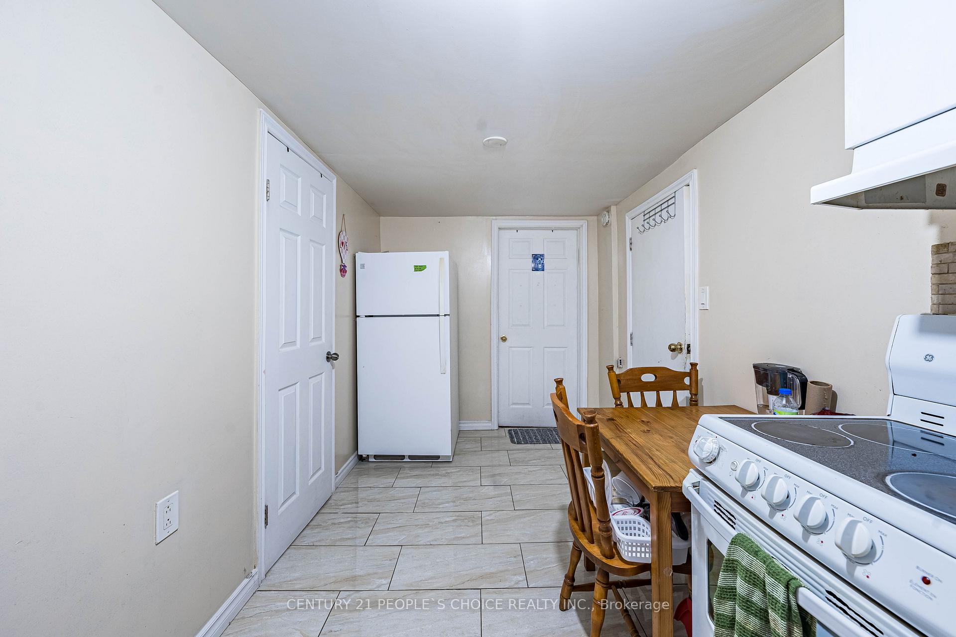 Photo 7 of Unit 2, 242 John Garland Boulevard, Etobicoke, West Humber-Clairville — HOMEH
