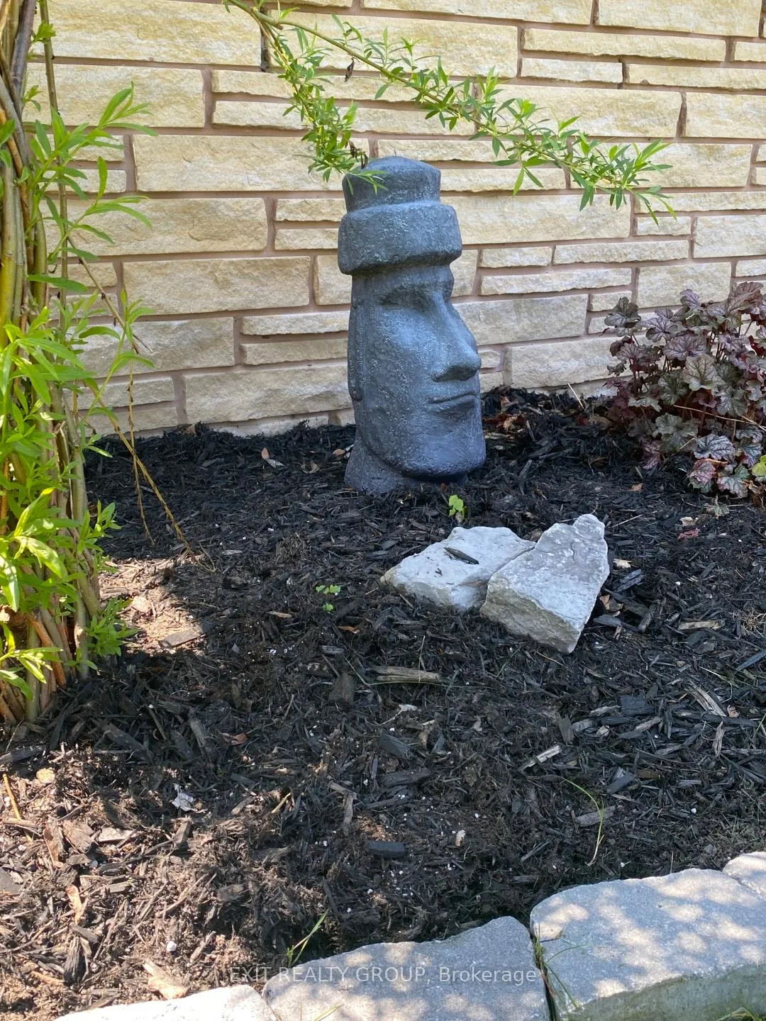 Photo 3 of 22 Joyce Crescent, Belleville, Belleville Ward — HOMEH