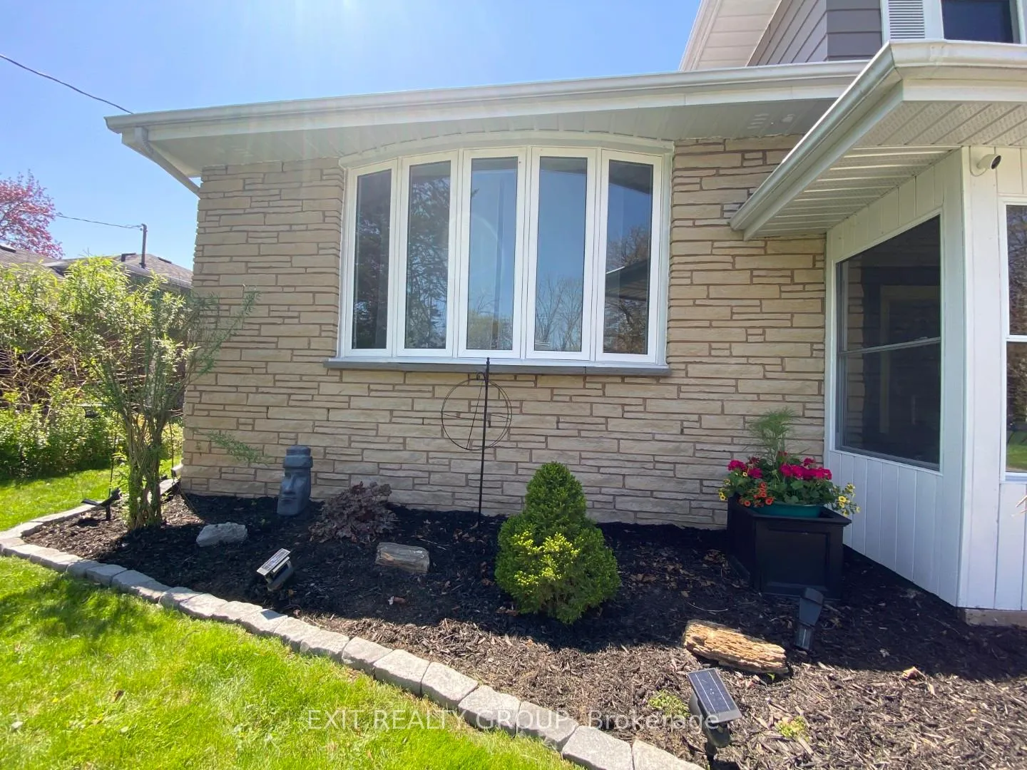 Photo 4 of 22 Joyce Crescent, Belleville, Belleville Ward — HOMEH
