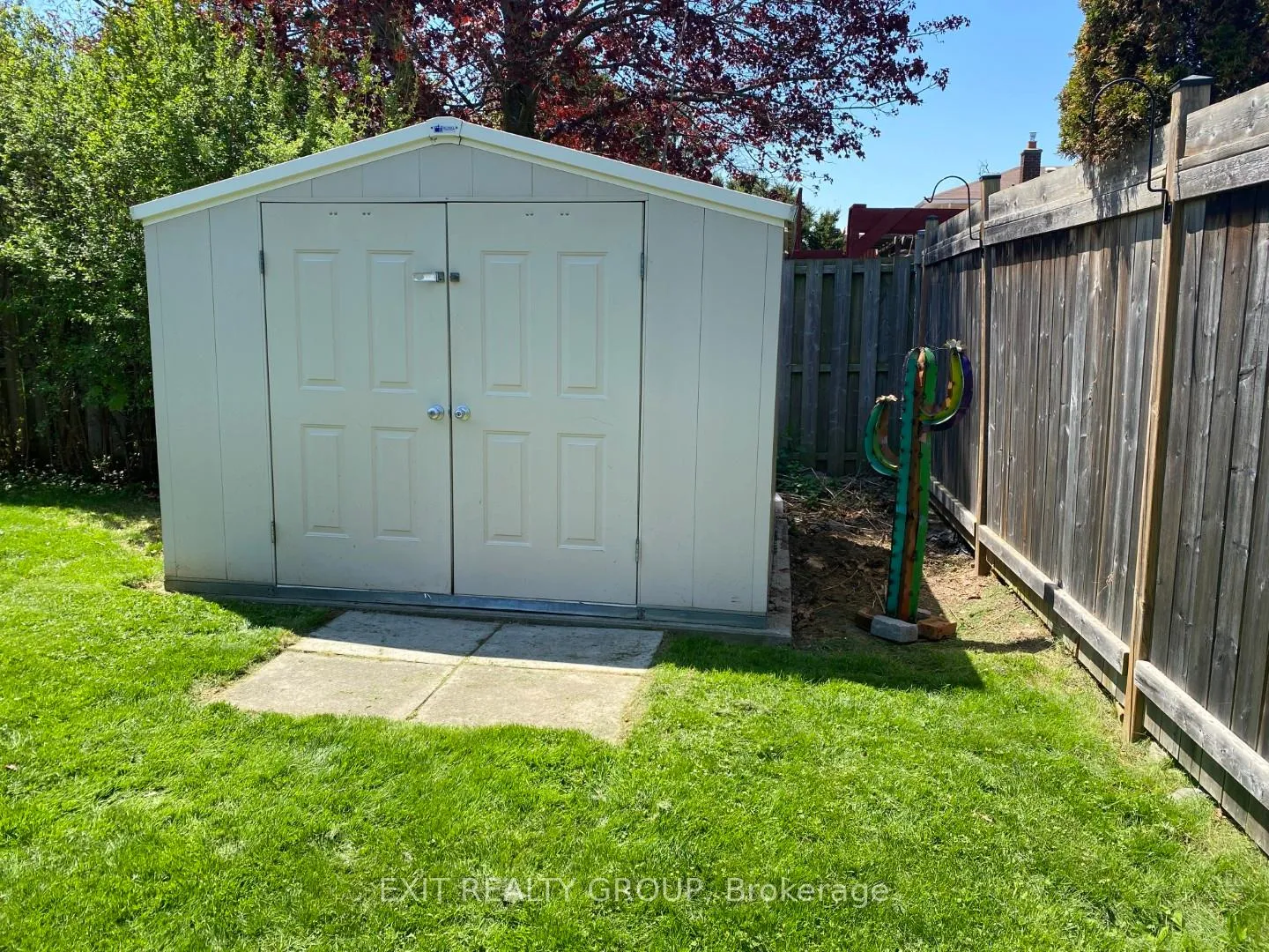 Photo 11 of 22 Joyce Crescent, Belleville, Belleville Ward — HOMEH