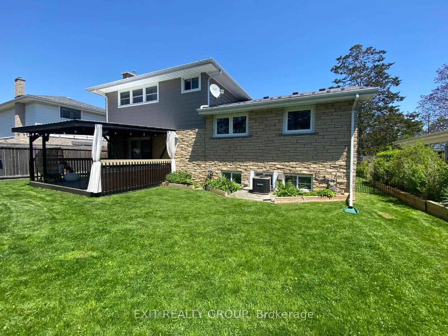 Photo 16 of 22 Joyce Crescent, Belleville, Belleville Ward — HOMEH