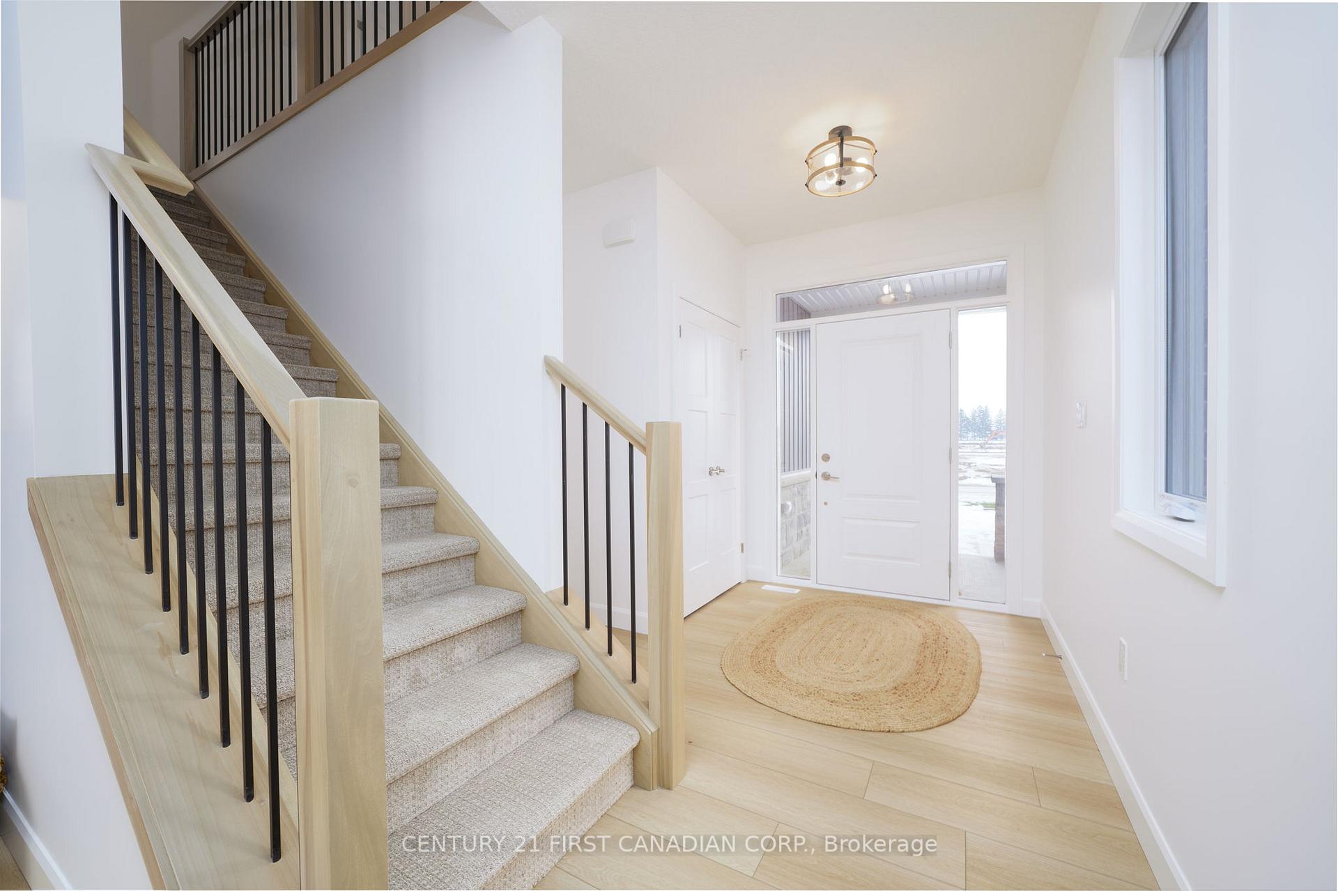 Photo 2 of 115 Atkinson Street, North Middlesex, Ailsa Craig — HOMEH
