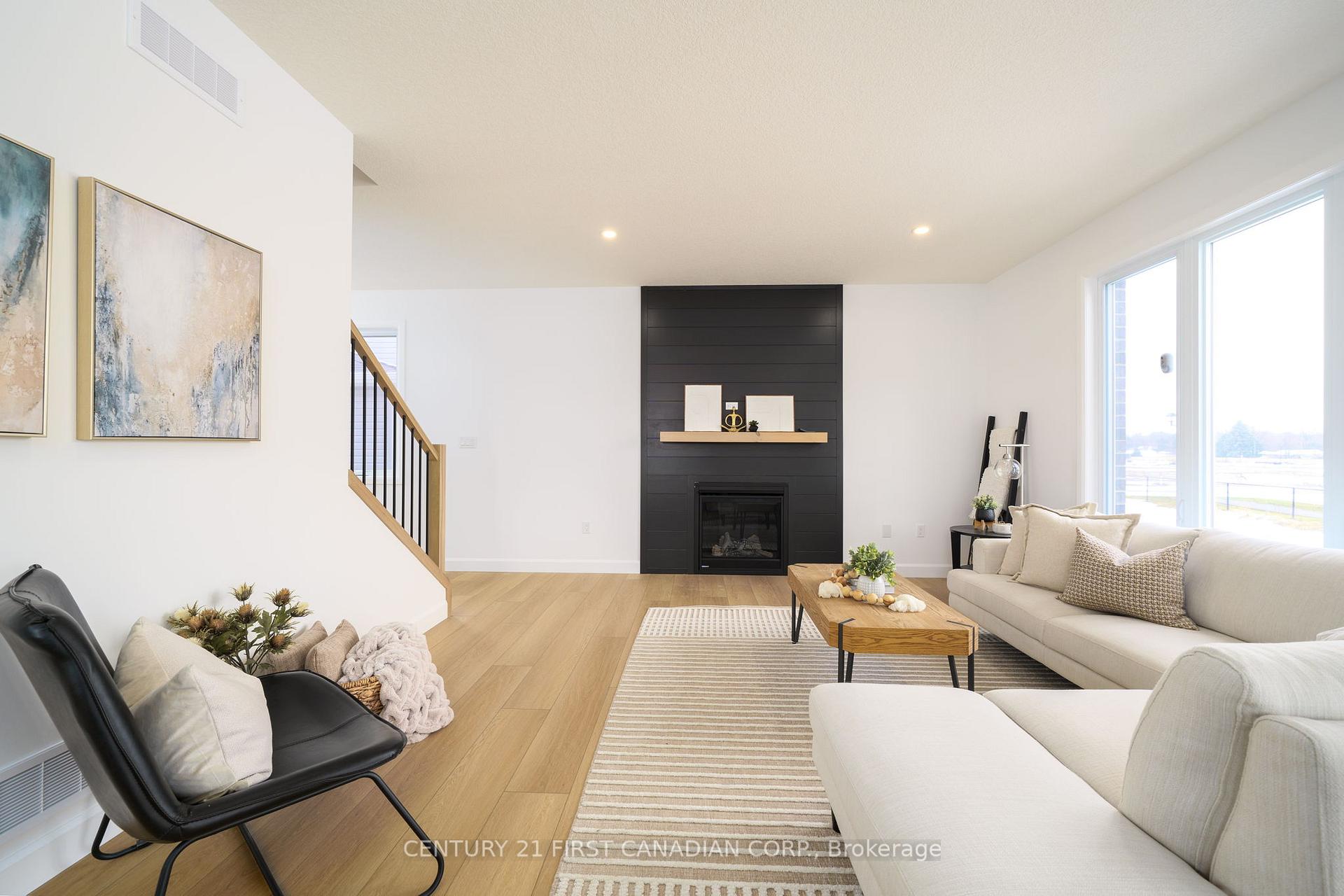 Photo 7 of 115 Atkinson Street, North Middlesex, Ailsa Craig — HOMEH