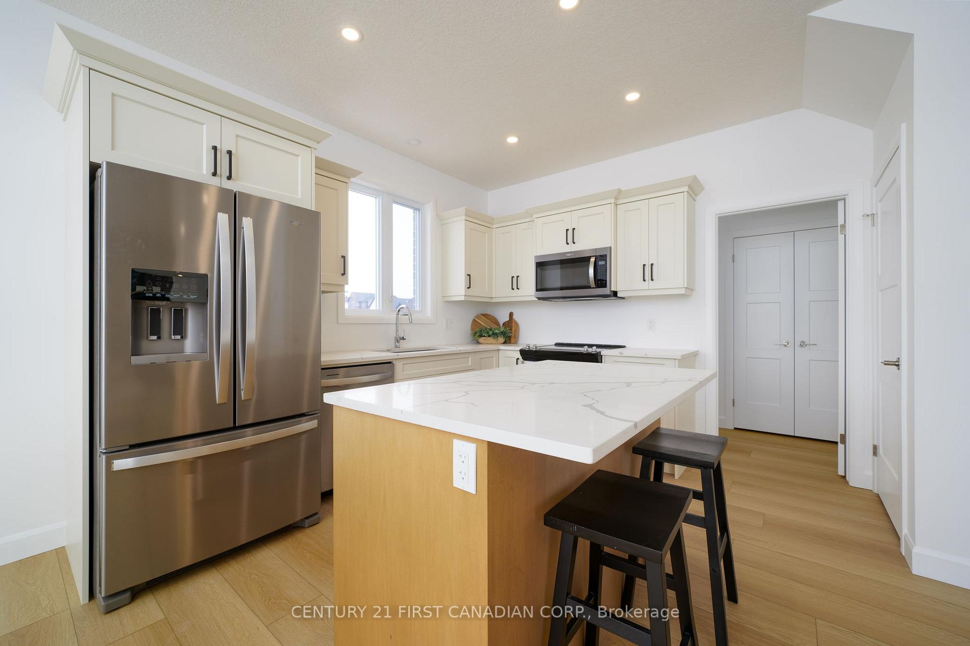 Photo 8 of 115 Atkinson Street, North Middlesex, Ailsa Craig — HOMEH