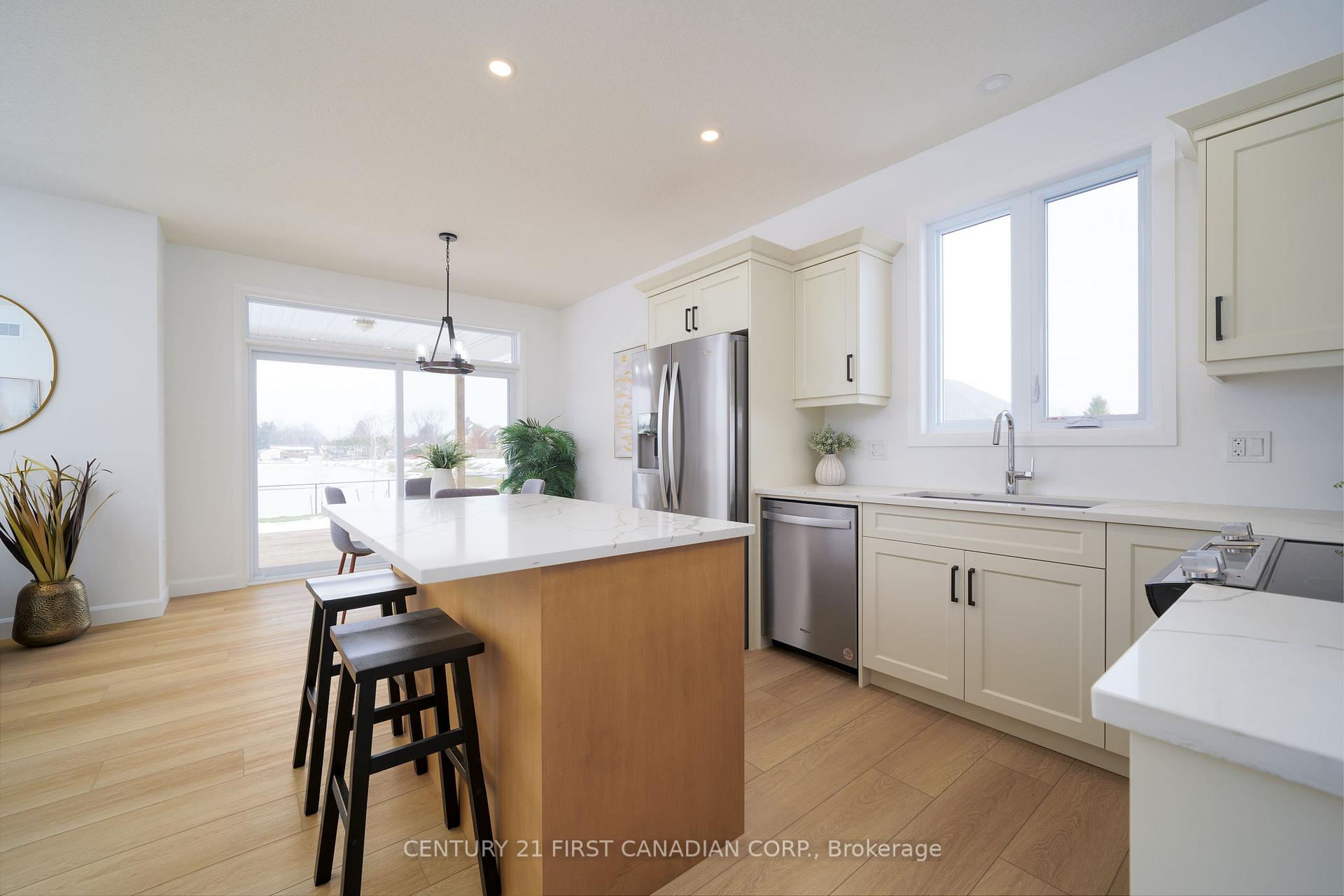 Photo 9 of 115 Atkinson Street, North Middlesex, Ailsa Craig — HOMEH