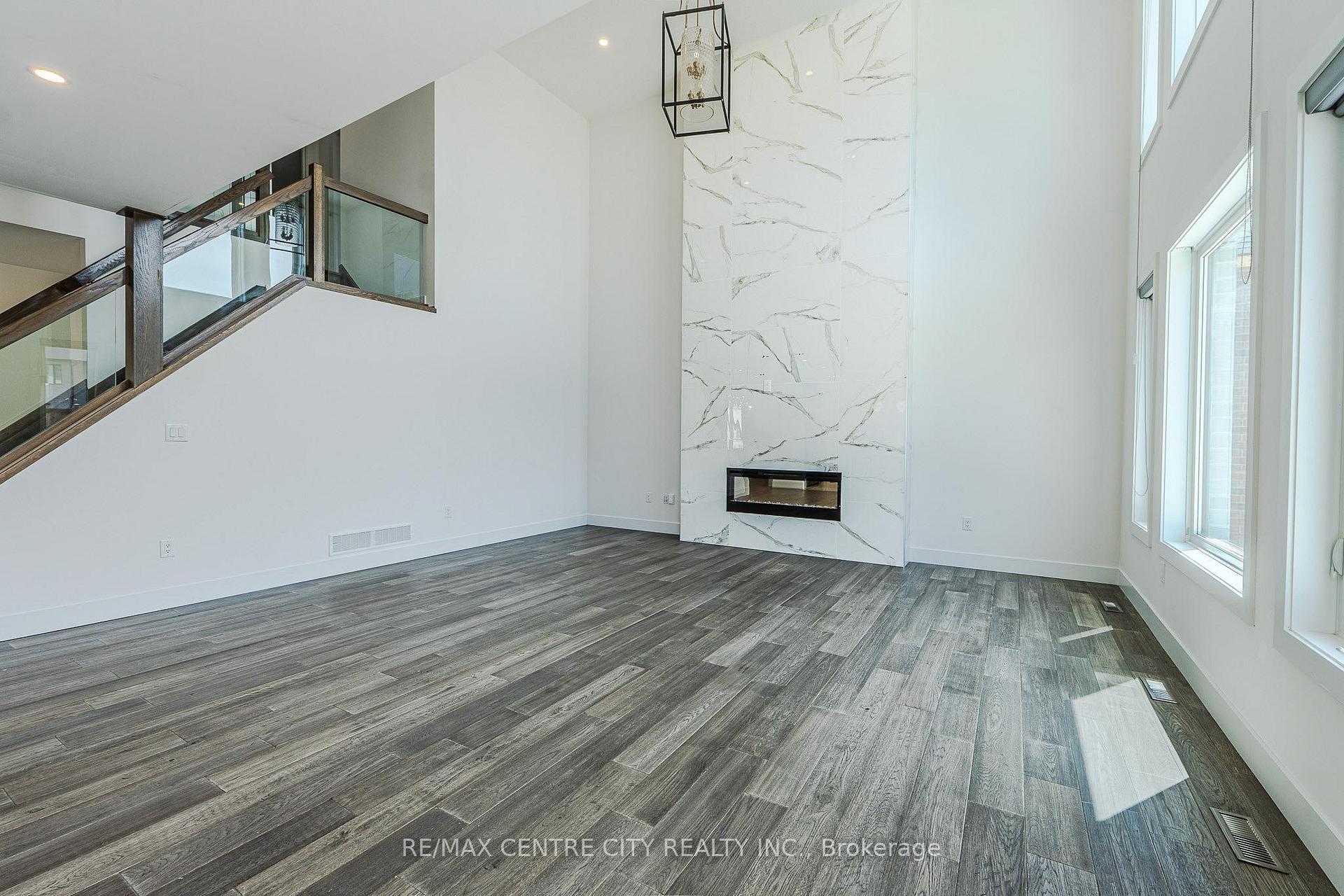 Photo 4 of 7290 Silver Creek Circle, London, South V — HOMEH