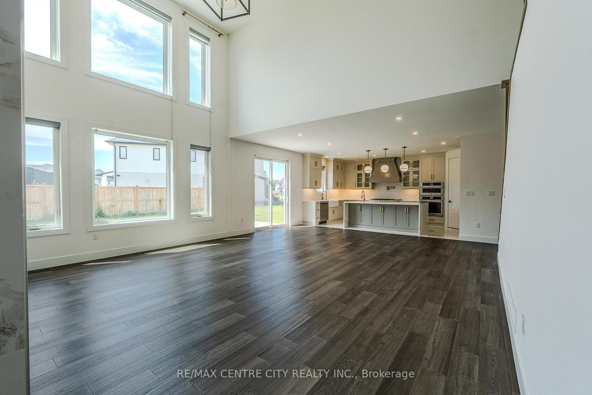 Photo 5 of 7290 Silver Creek Circle, London, South V — HOMEH