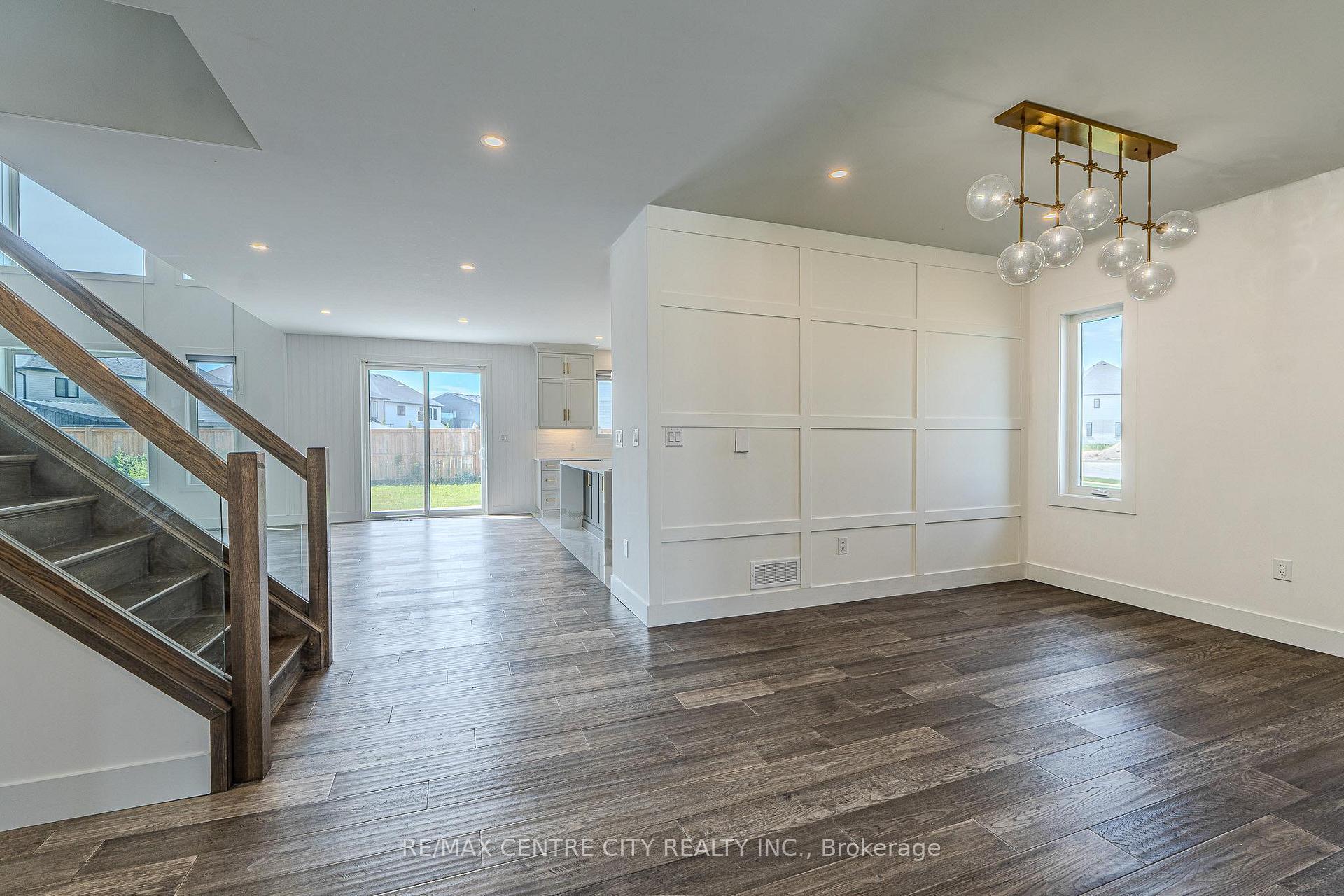 Photo 11 of 7290 Silver Creek Circle, London, South V — HOMEH