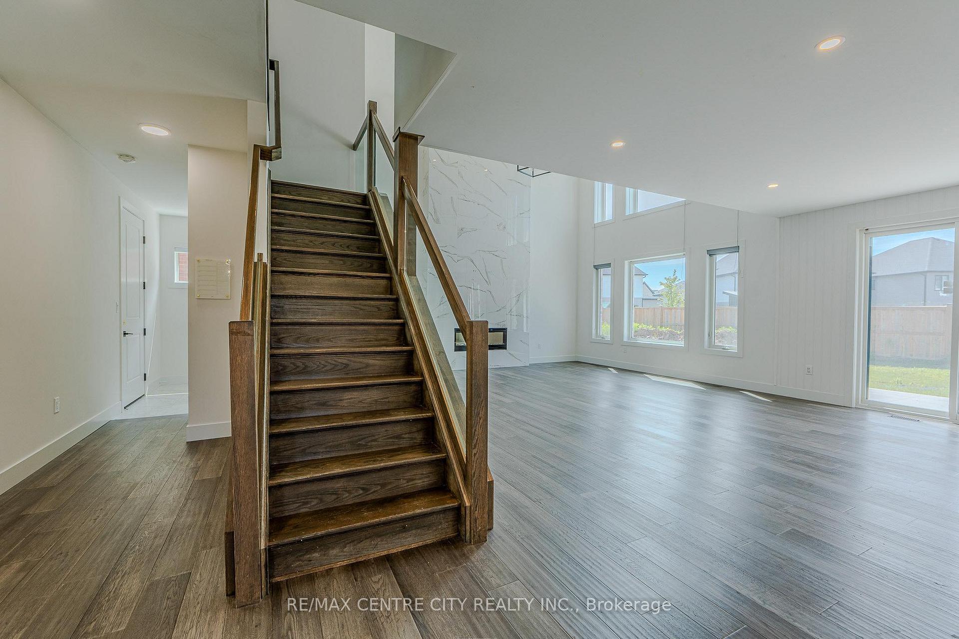 Photo 16 of 7290 Silver Creek Circle, London, South V — HOMEH