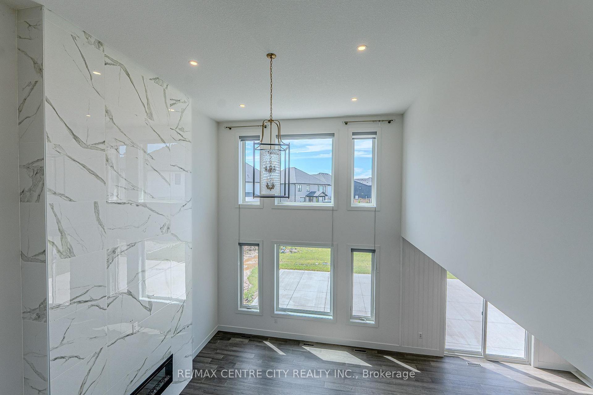 Photo 17 of 7290 Silver Creek Circle, London, South V — HOMEH