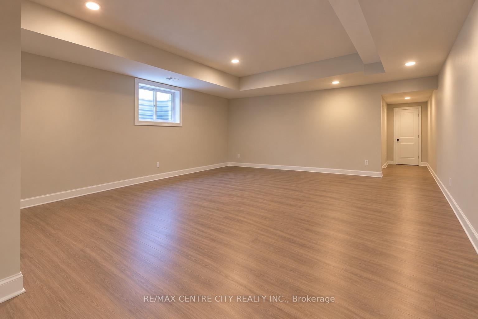 Photo 38 of 7290 Silver Creek Circle, London, South V — HOMEH