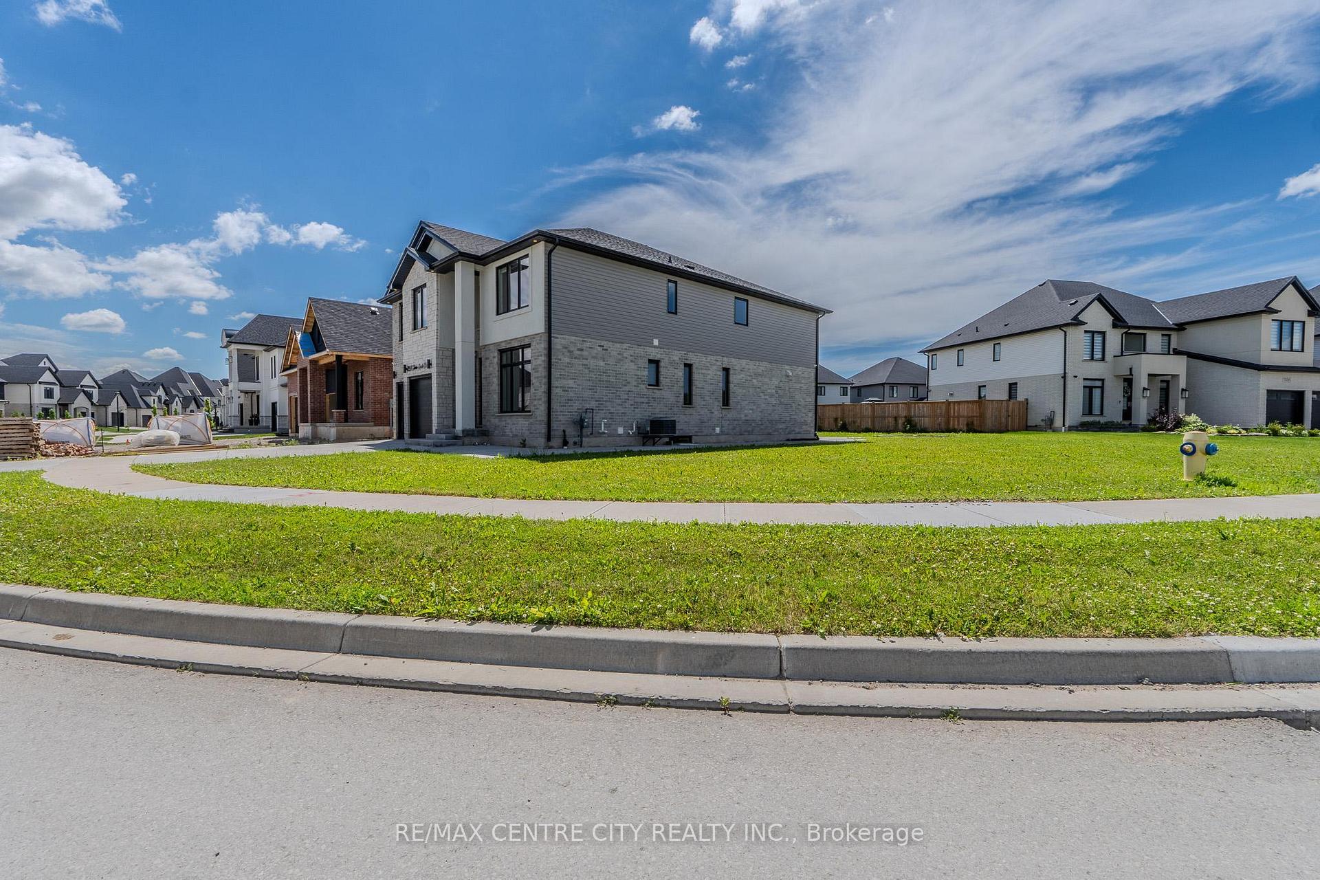Photo 43 of 7290 Silver Creek Circle, London, South V — HOMEH