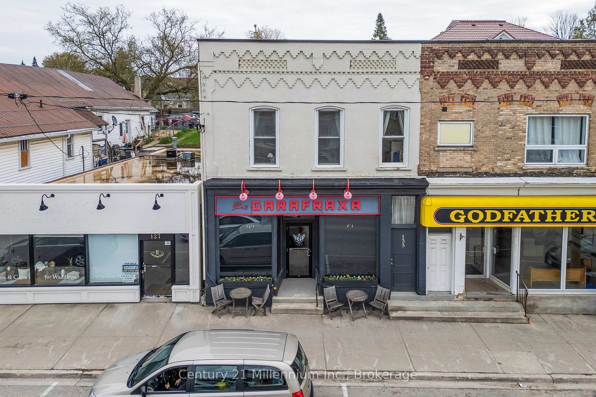 Photo of 131-133 Garafraxa Street S