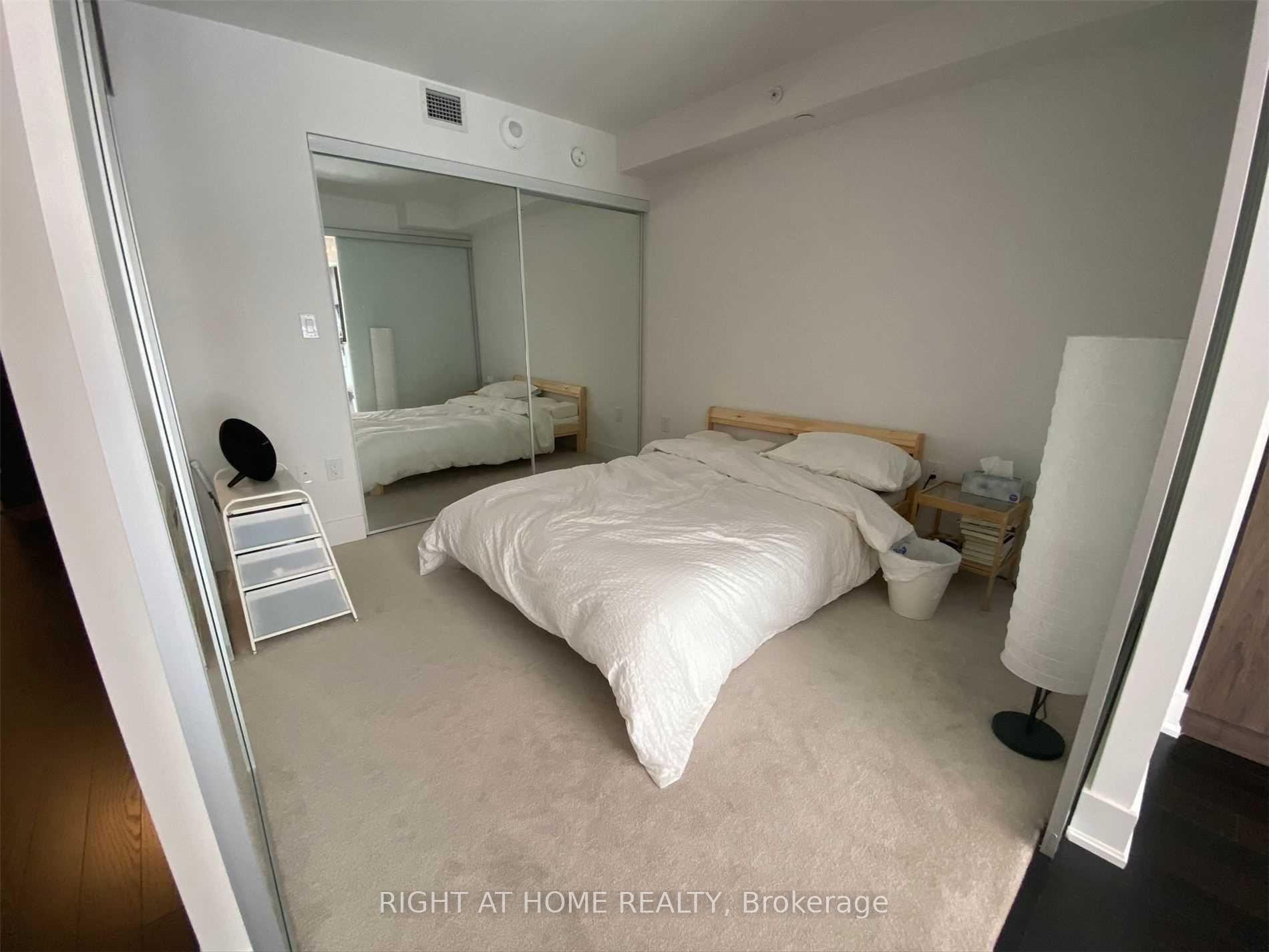 Photo 4 of Unit 1612, 955 Bay Street, Toronto, Bay Street Corridor — HOMEH