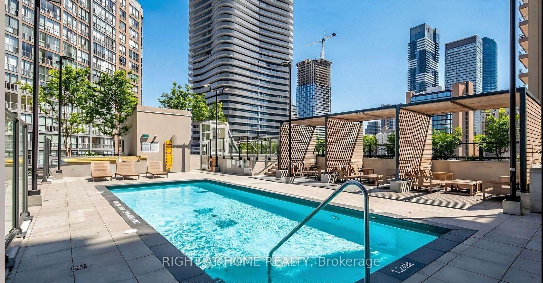 Photo 5 of Unit 1612, 955 Bay Street, Toronto, Bay Street Corridor — HOMEH