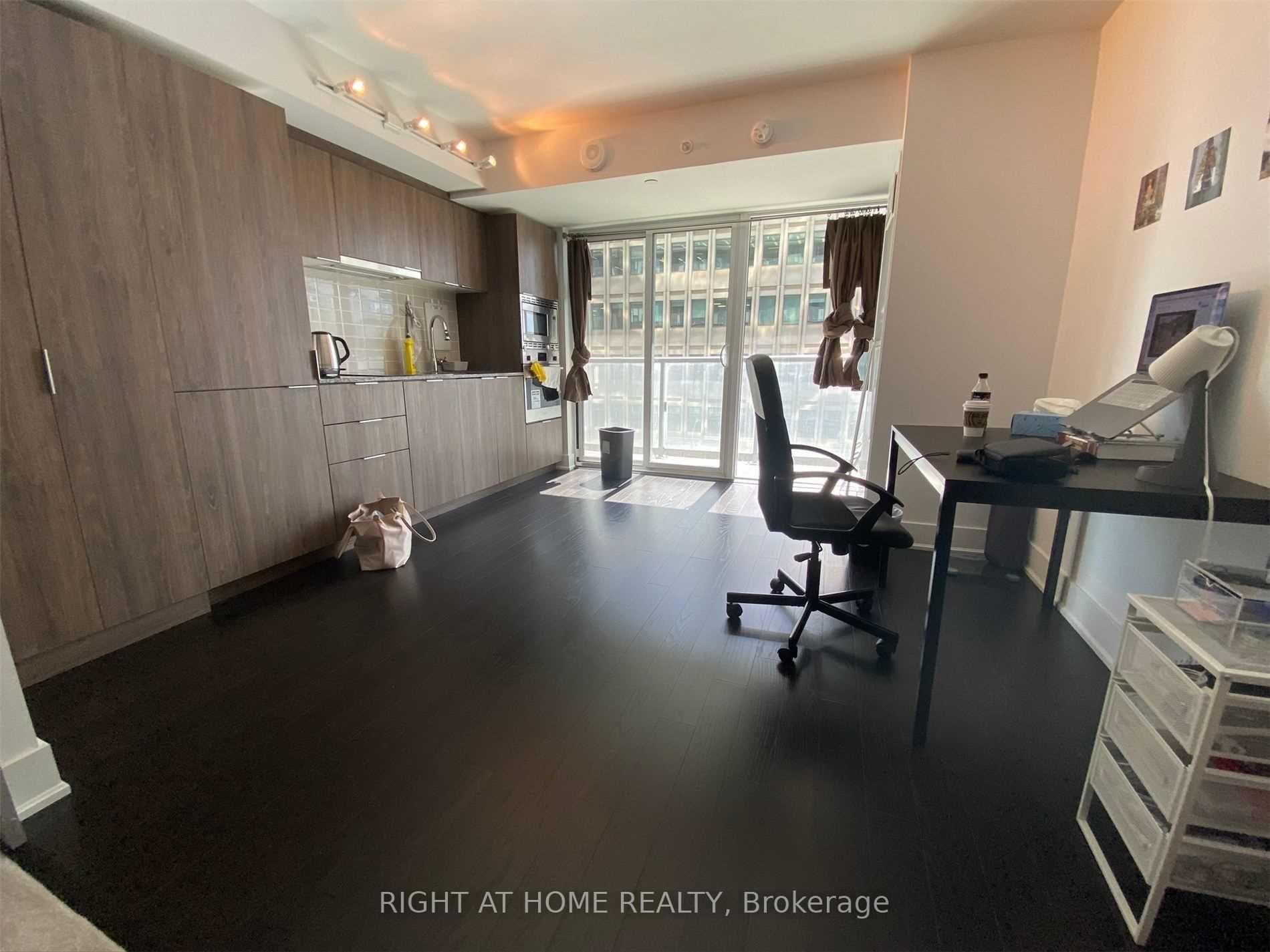 Photo 8 of Unit 1612, 955 Bay Street, Toronto, Bay Street Corridor — HOMEH