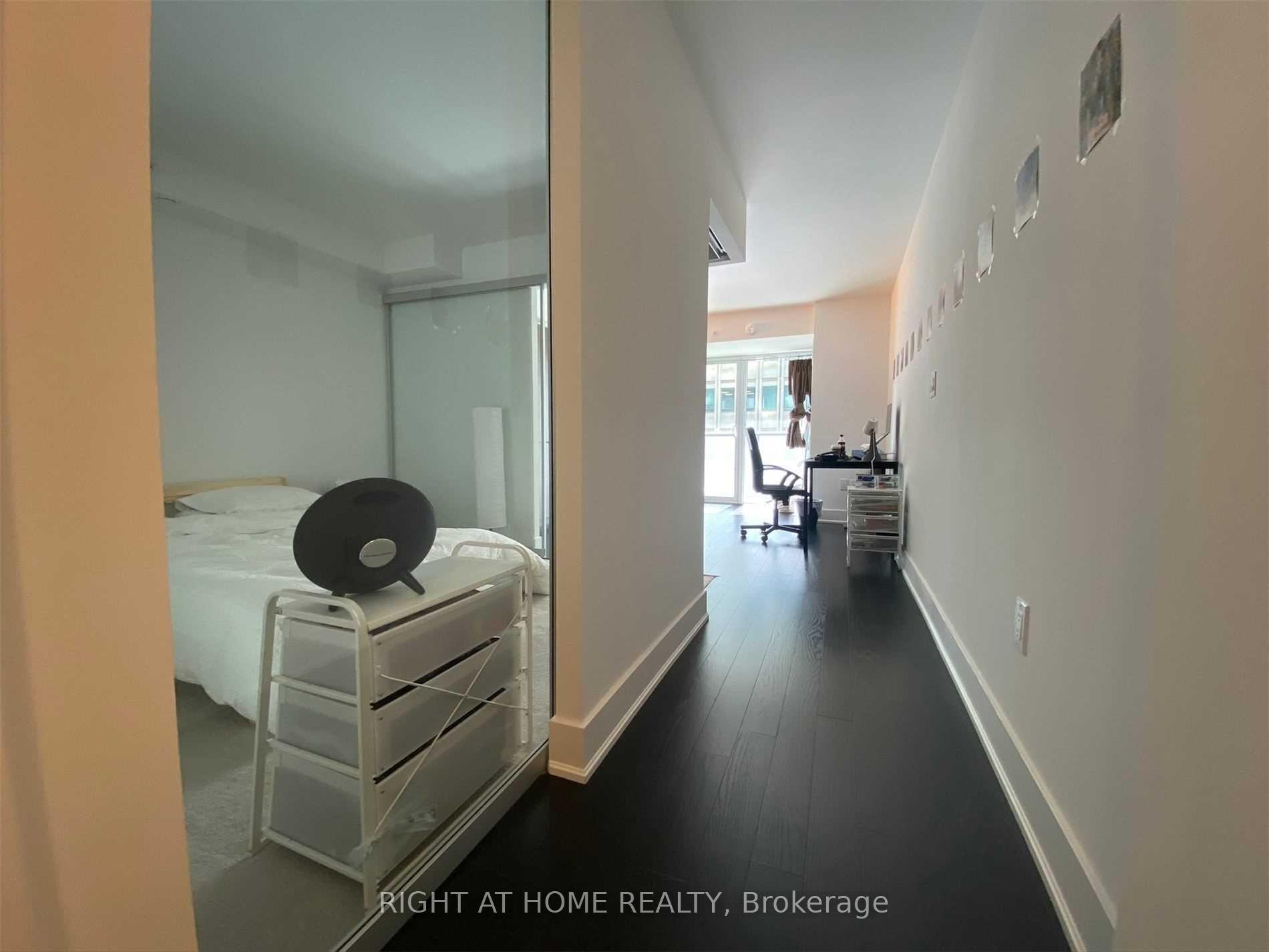 Photo 10 of Unit 1612, 955 Bay Street, Toronto, Bay Street Corridor — HOMEH