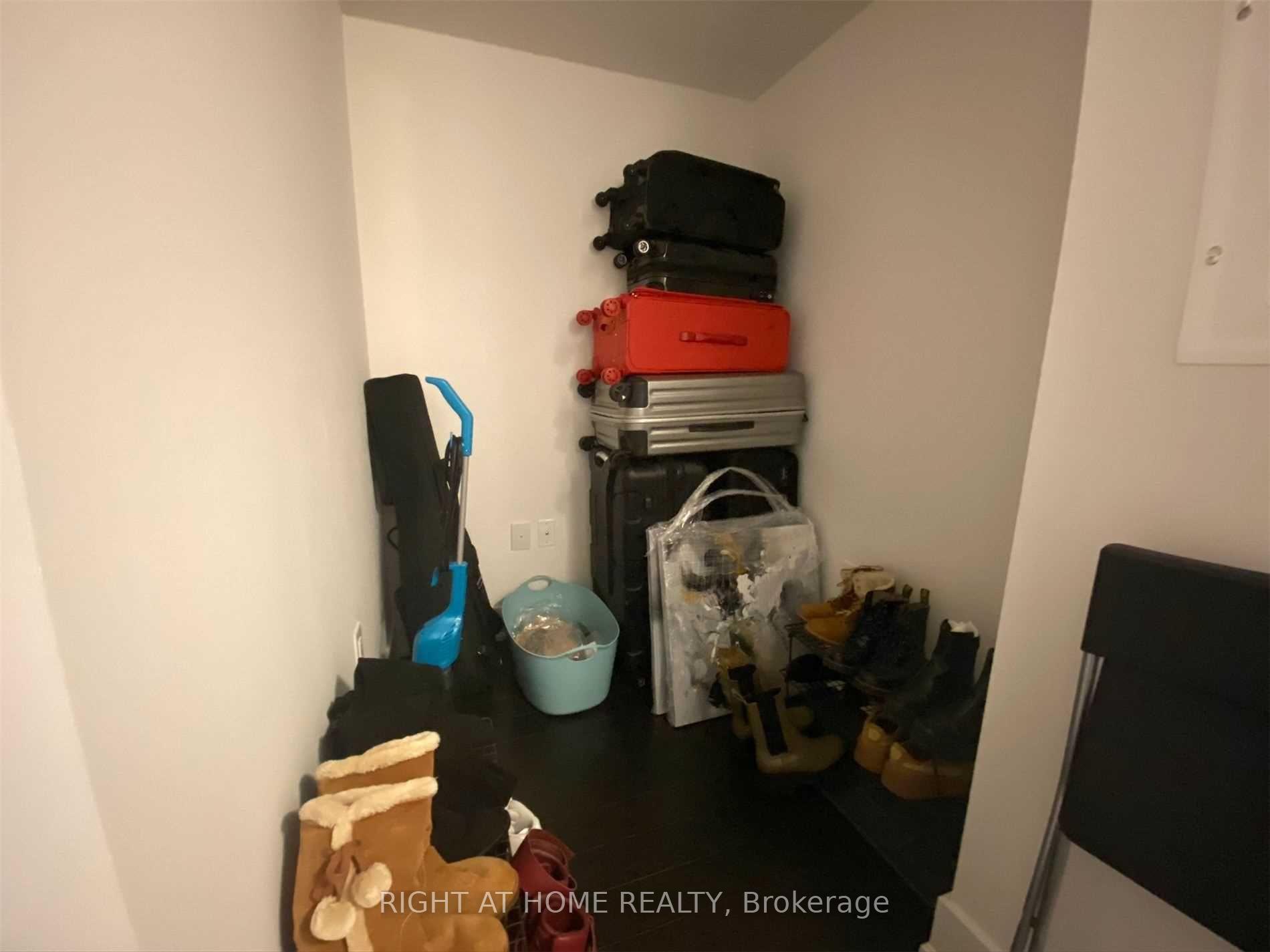 Photo 11 of Unit 1612, 955 Bay Street, Toronto, Bay Street Corridor — HOMEH