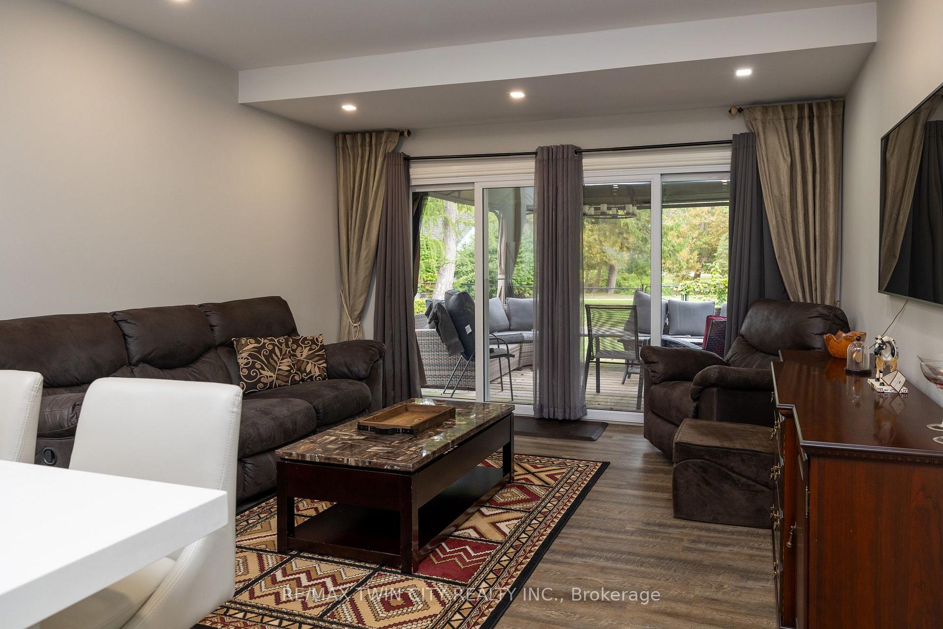 Photo 9 of 21 Mccall Street, Norfolk, Simcoe — HOMEH
