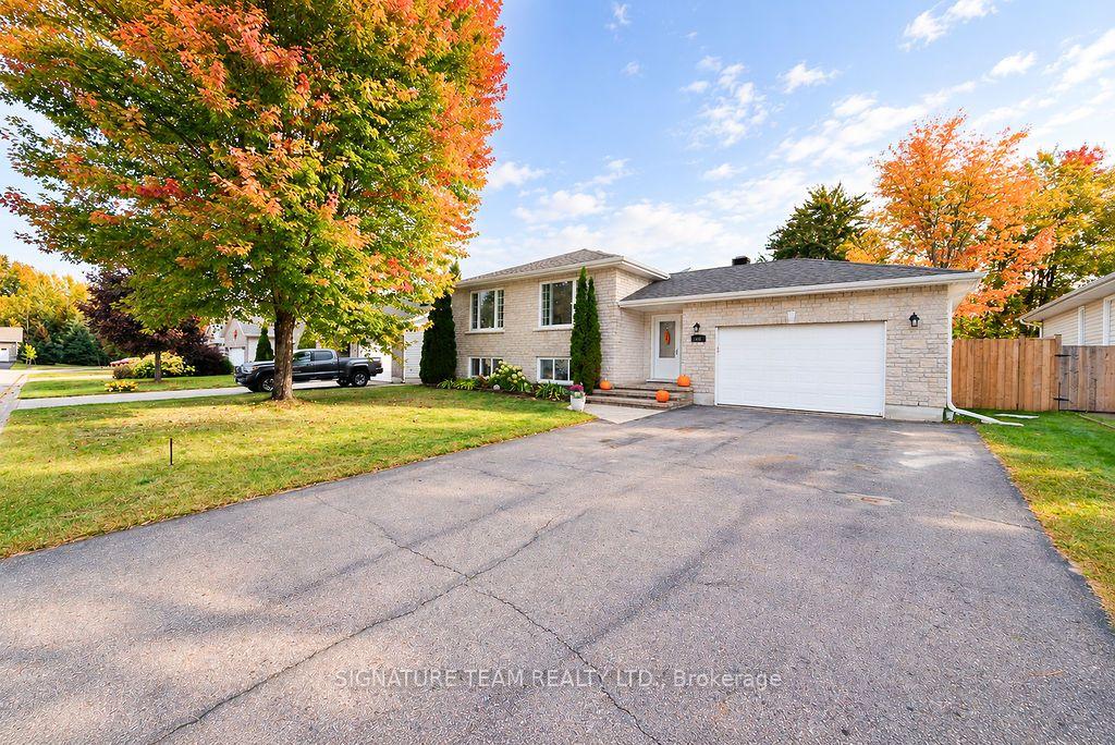 Photo 2 of 31 Cockcroft Crescent, Deep River, Deep River — HOMEH