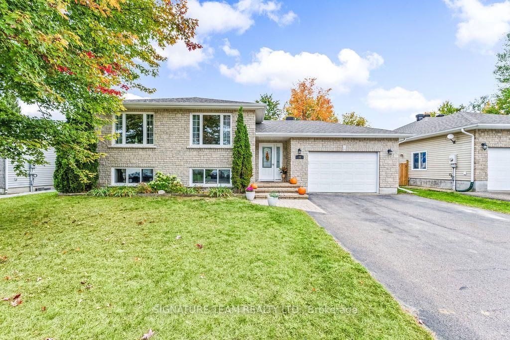 Photo 3 of 31 Cockcroft Crescent, Deep River, Deep River — HOMEH