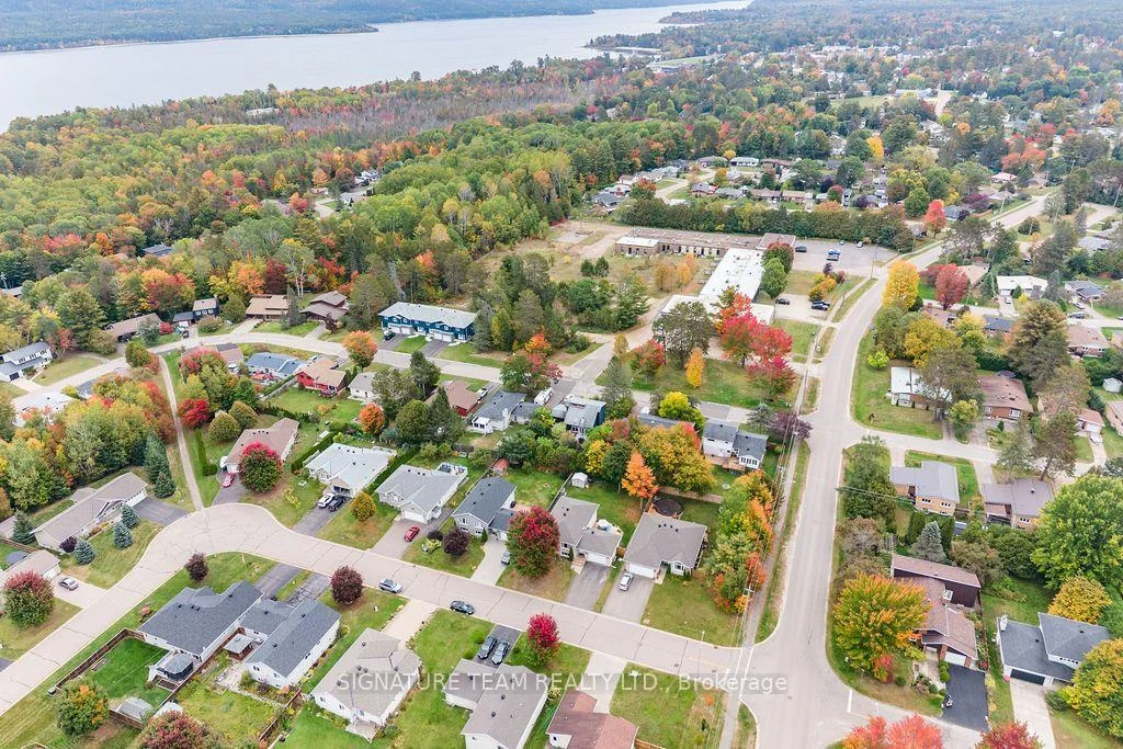 Photo 21 of 31 Cockcroft Crescent, Deep River, Deep River — HOMEH