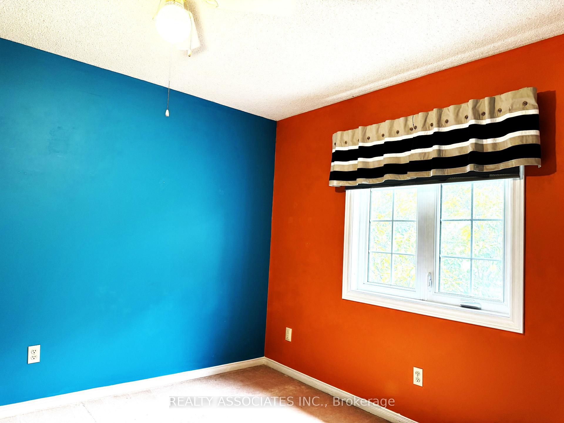 Photo 10 of 5577 Haddon Hall Road, Mississauga, Central Erin Mills — HOMEH