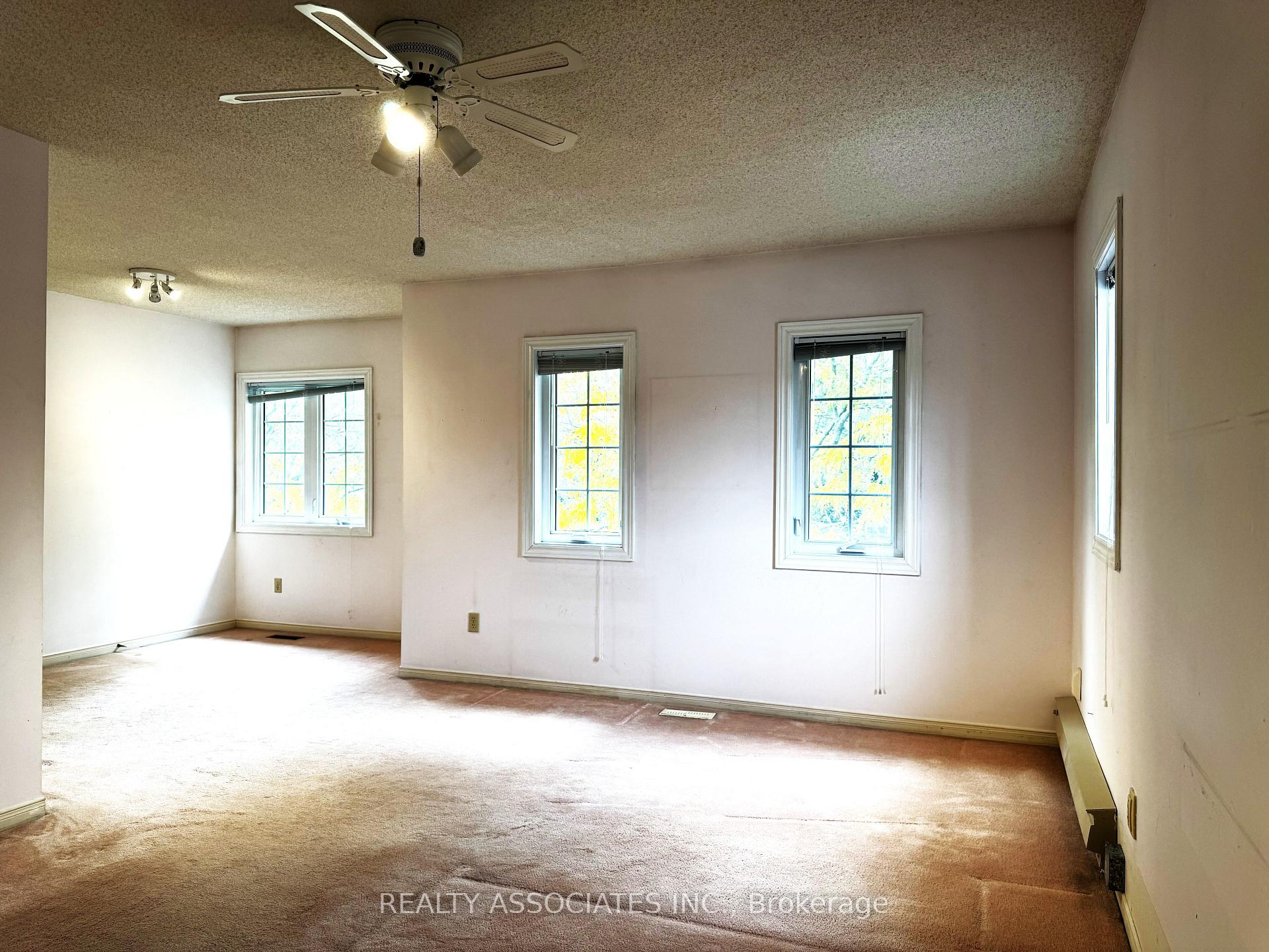 Photo 16 of 5577 Haddon Hall Road, Mississauga, Central Erin Mills — HOMEH