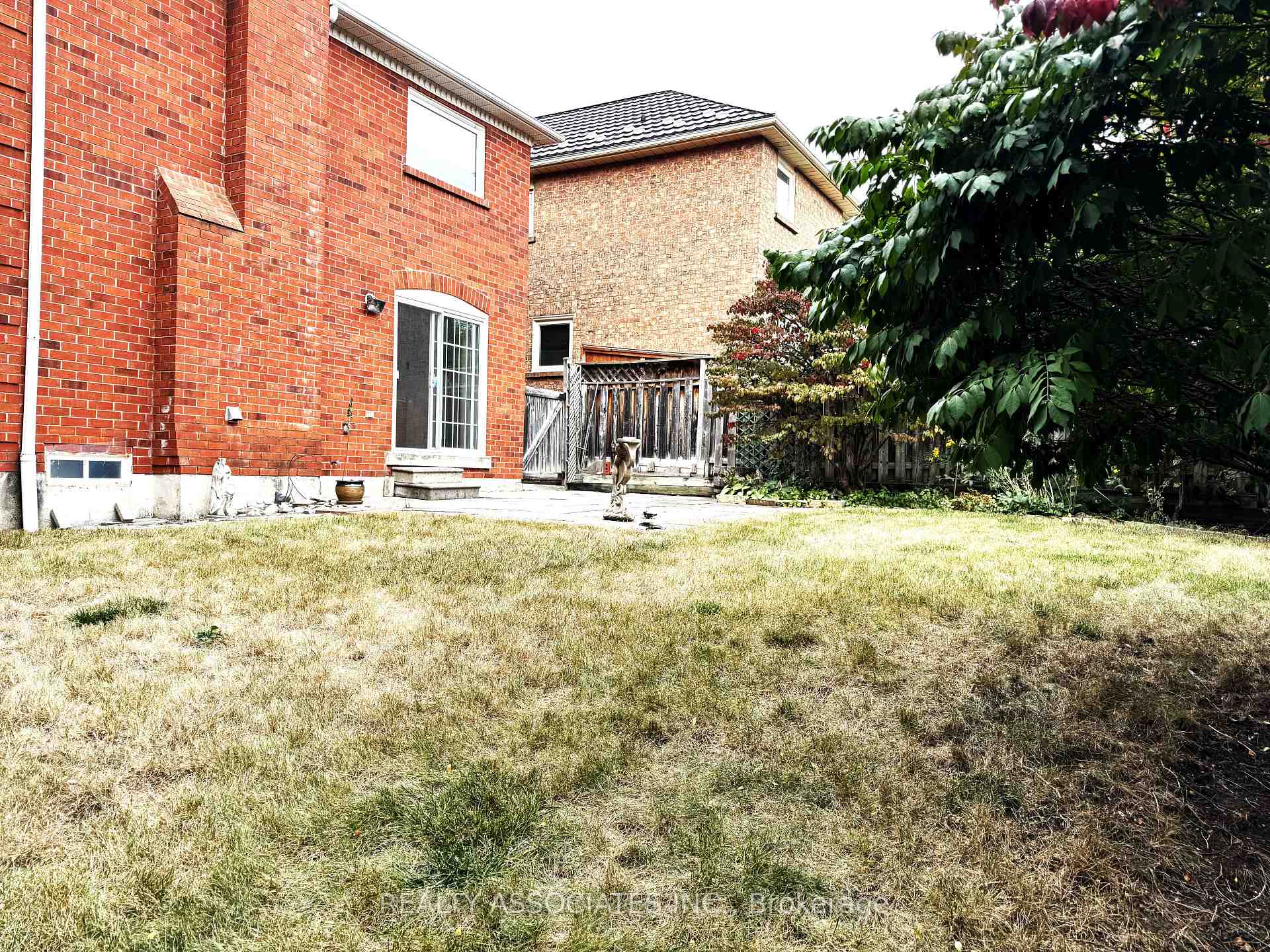 Photo 20 of 5577 Haddon Hall Road, Mississauga, Central Erin Mills — HOMEH