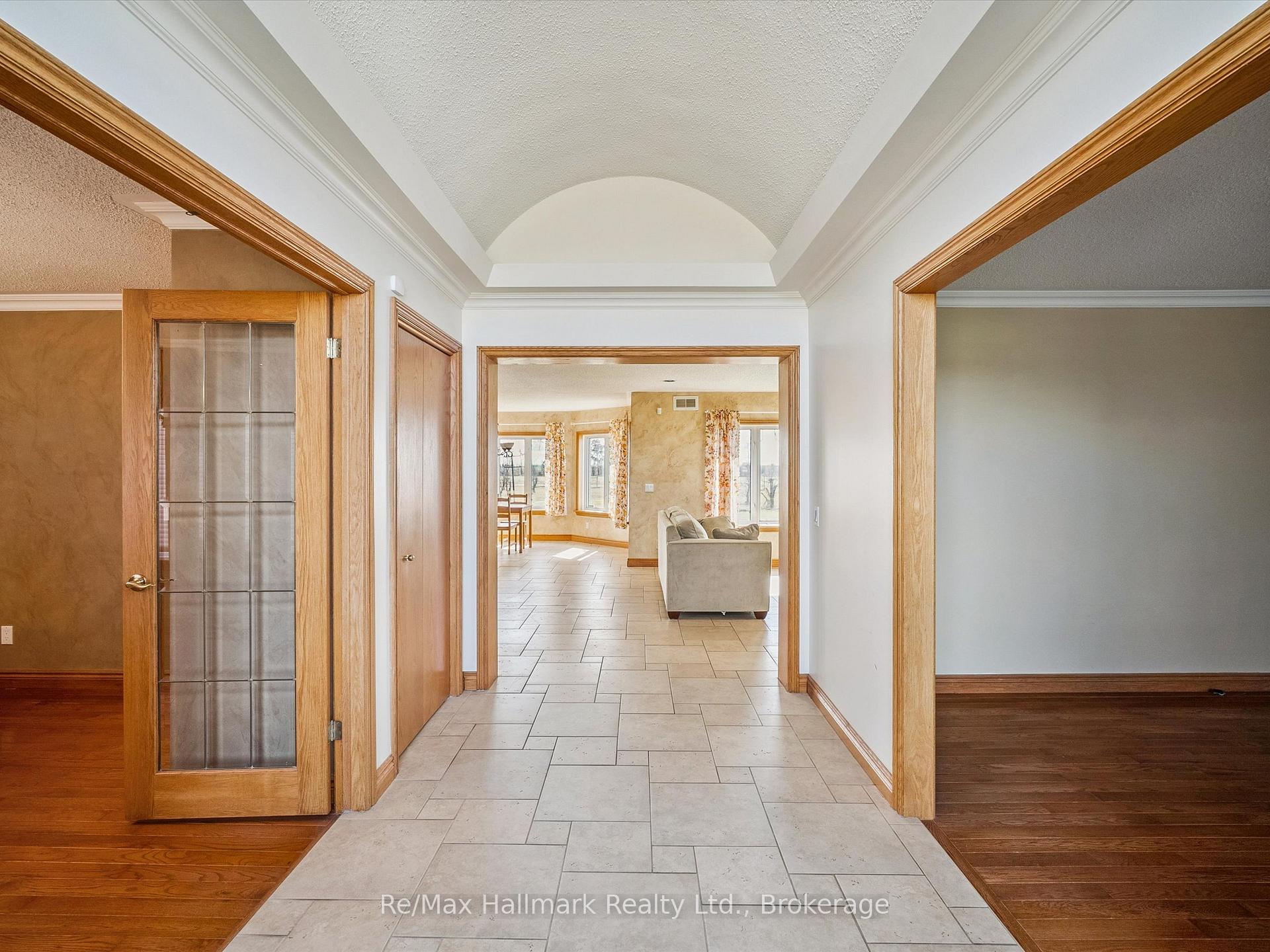 Photo 11 of 232 Eighth Road E, Hamilton, Rural Stoney Creek — HOMEH