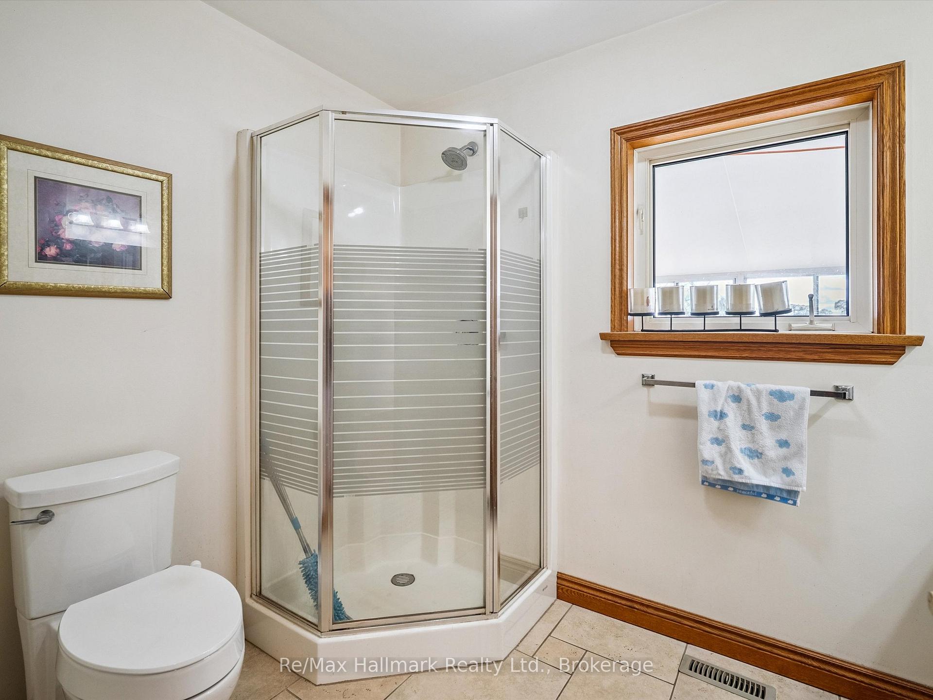 Photo 26 of 232 Eighth Road E, Hamilton, Rural Stoney Creek — HOMEH