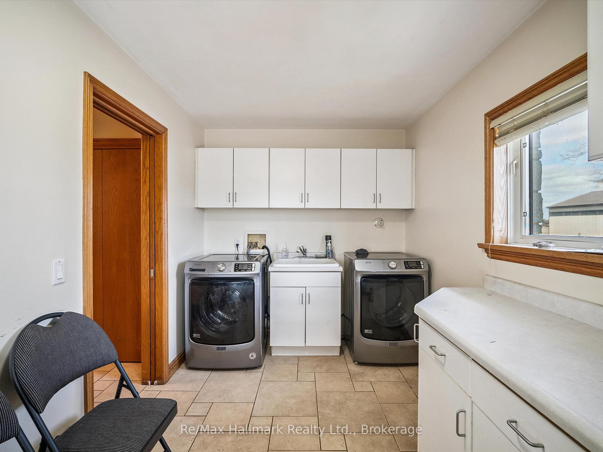 Photo 27 of 232 Eighth Road E, Hamilton, Rural Stoney Creek — HOMEH