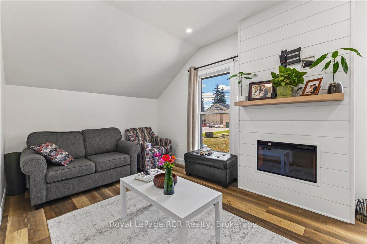 Photo 23 of 210 Colborne Street S, Brockton — HOMEH