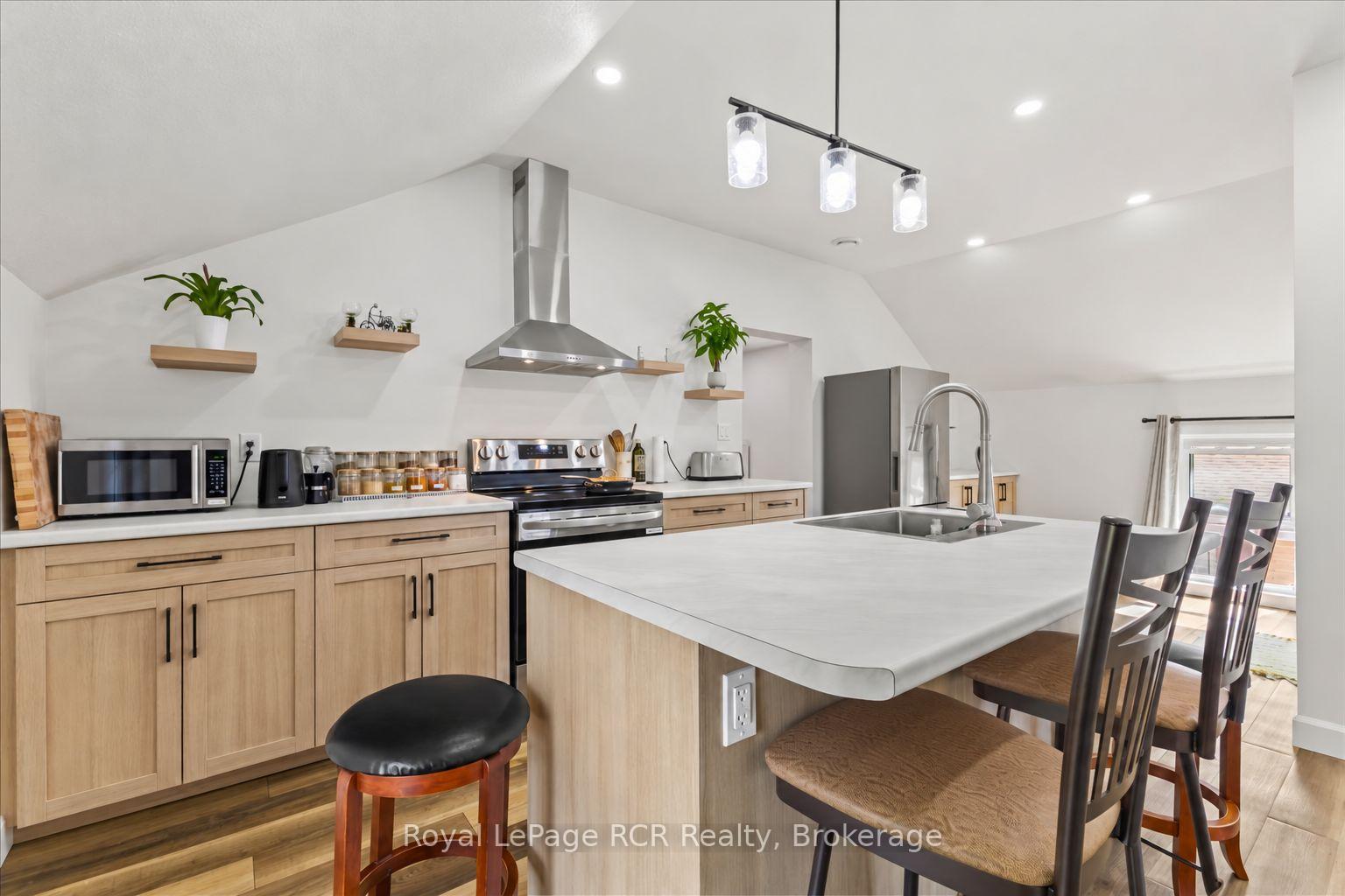 Photo 27 of 210 Colborne Street S, Brockton — HOMEH