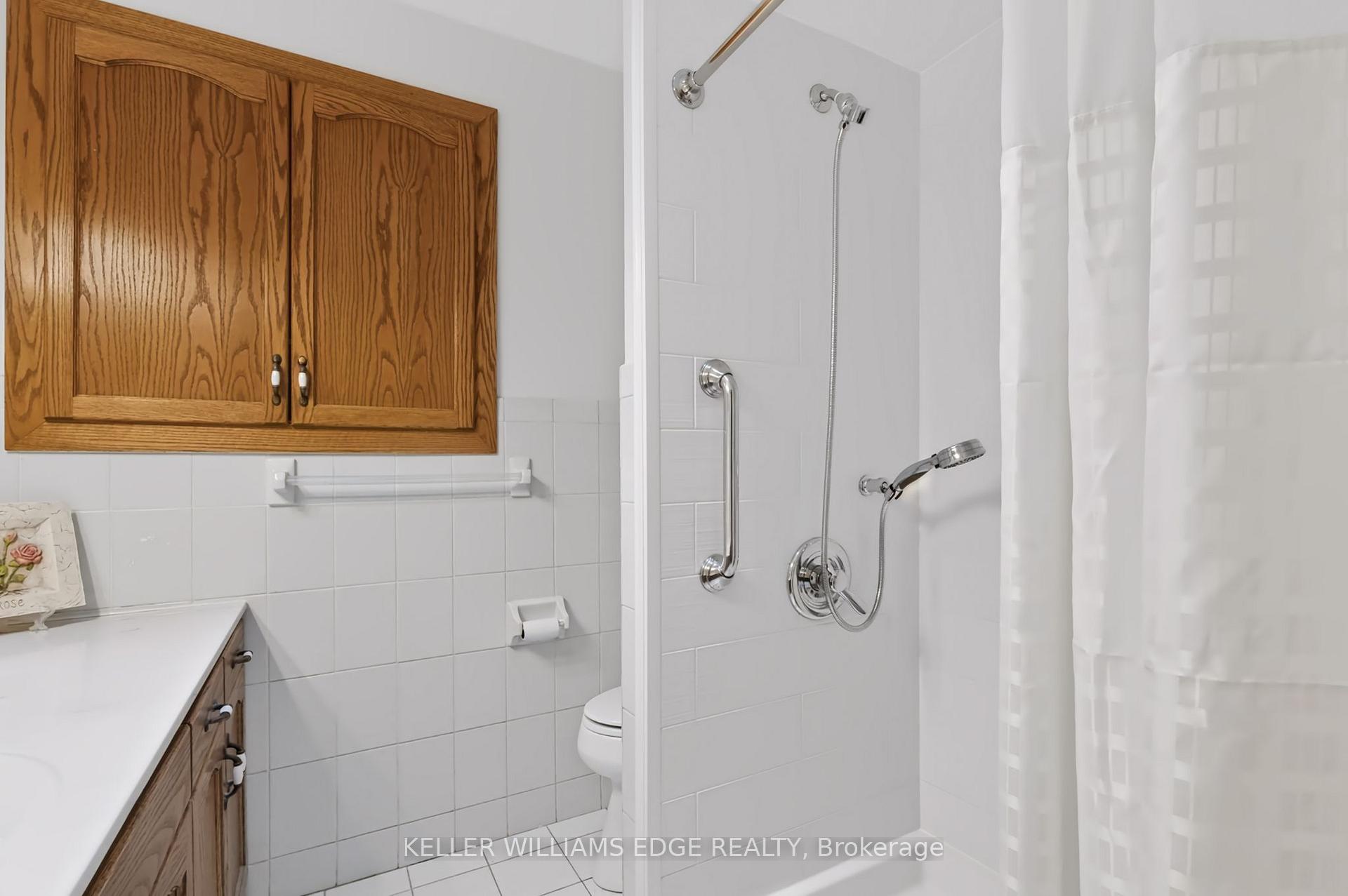 Photo 12 of 261 Carla Avenue, Hamilton, Stoney Creek — HOMEH
